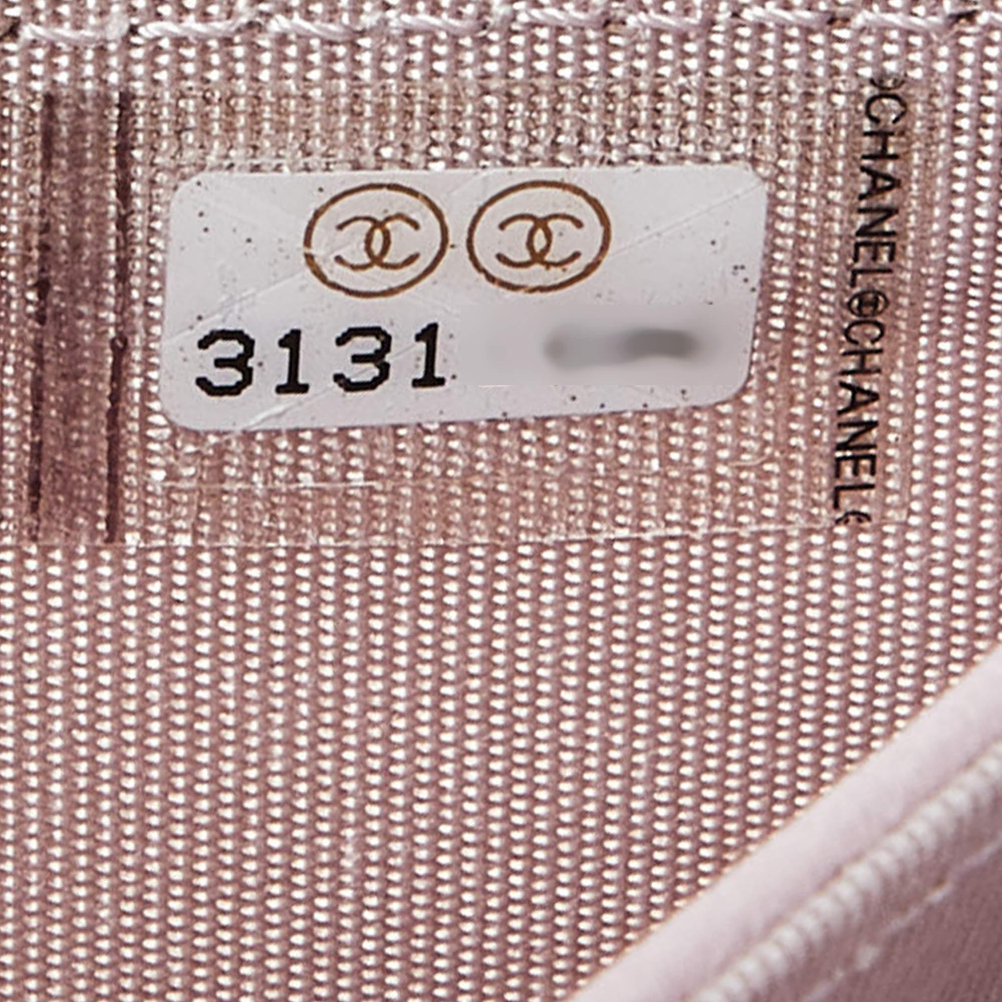 Chanel - Porte-cartes 19 en cuir matelassé rose 3
