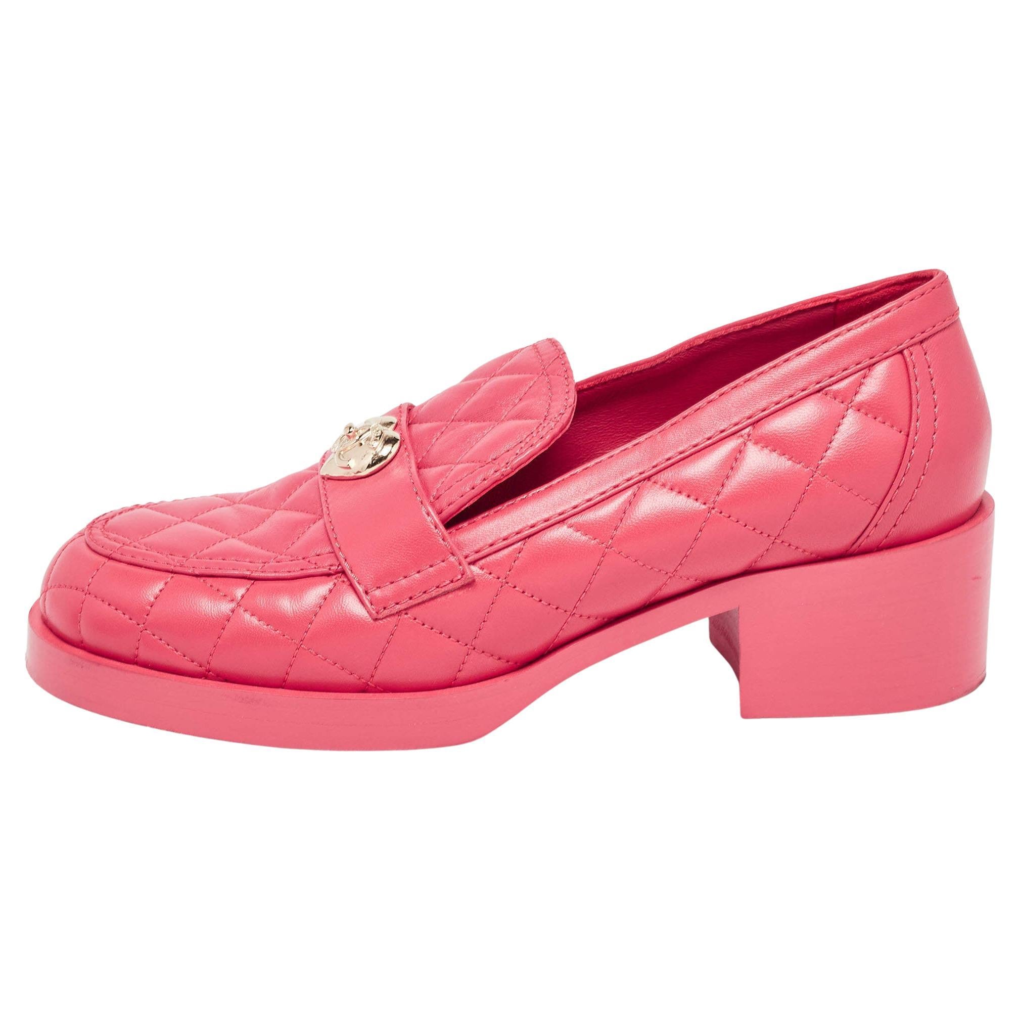Chanel Pink Quilted Leather CC Block Heel Loafers Size 40 For Sale