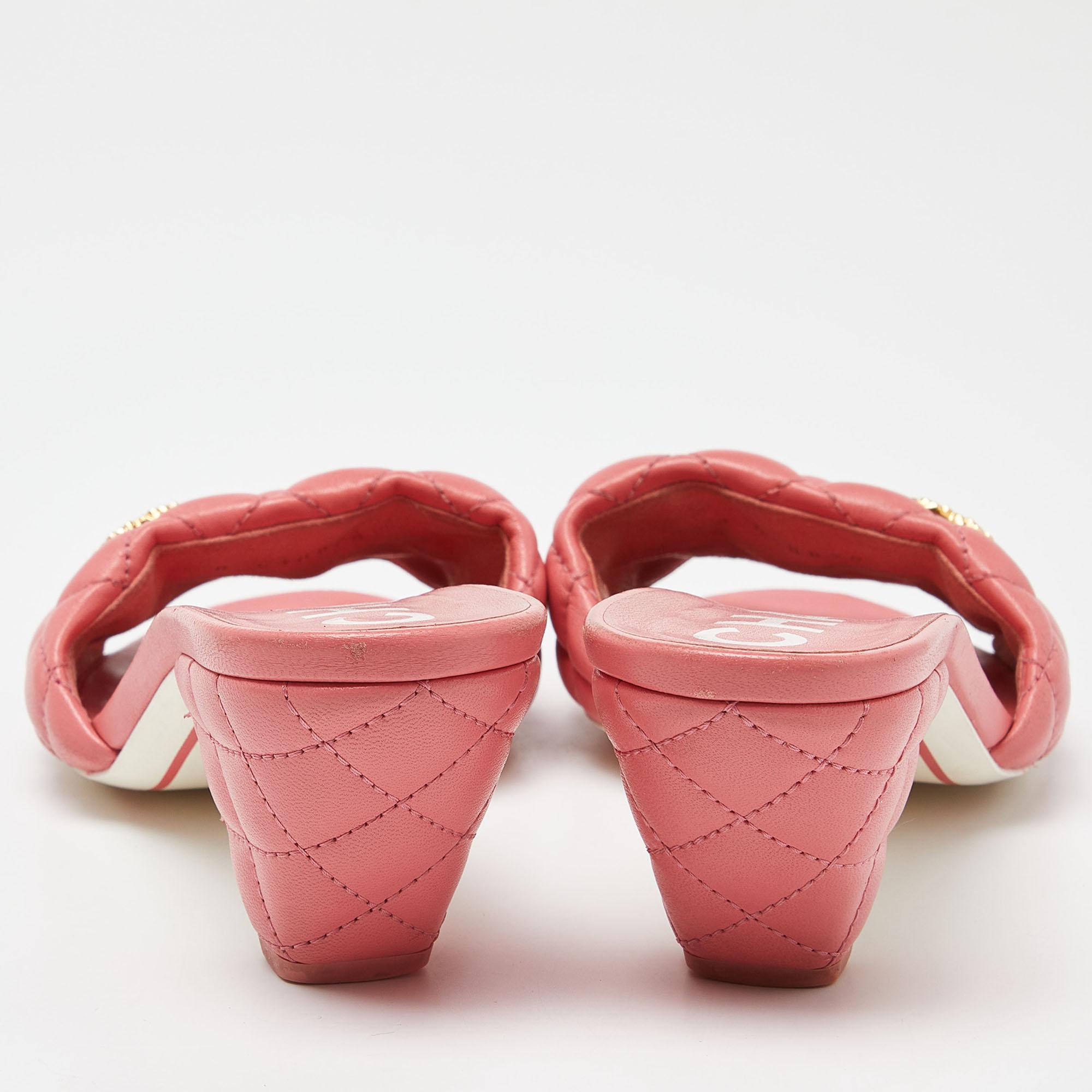 Chanel Pink Quilted Leather CC Open Toe Slide Sandals Size 38.5 1