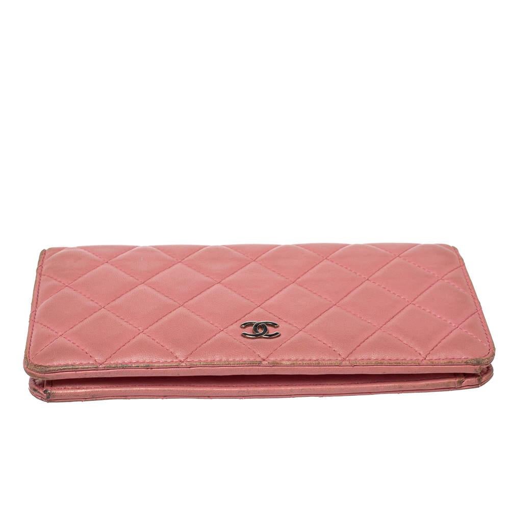 Women's Chanel Pink Quilted Leather L Yen Continental Wallet For Sale