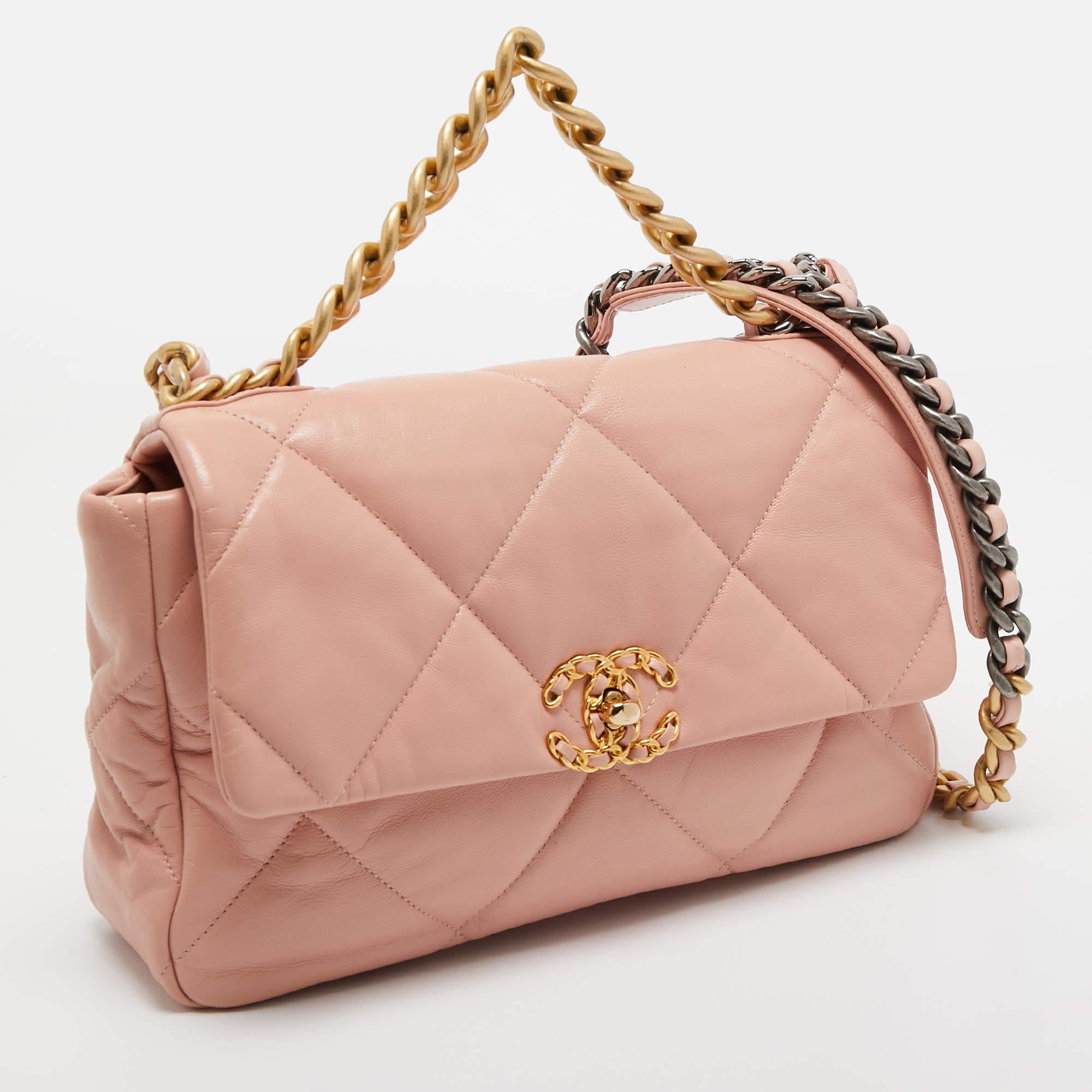 Chanel grand sac à rabat 19 en cuir matelassé rose Pour femmes en vente