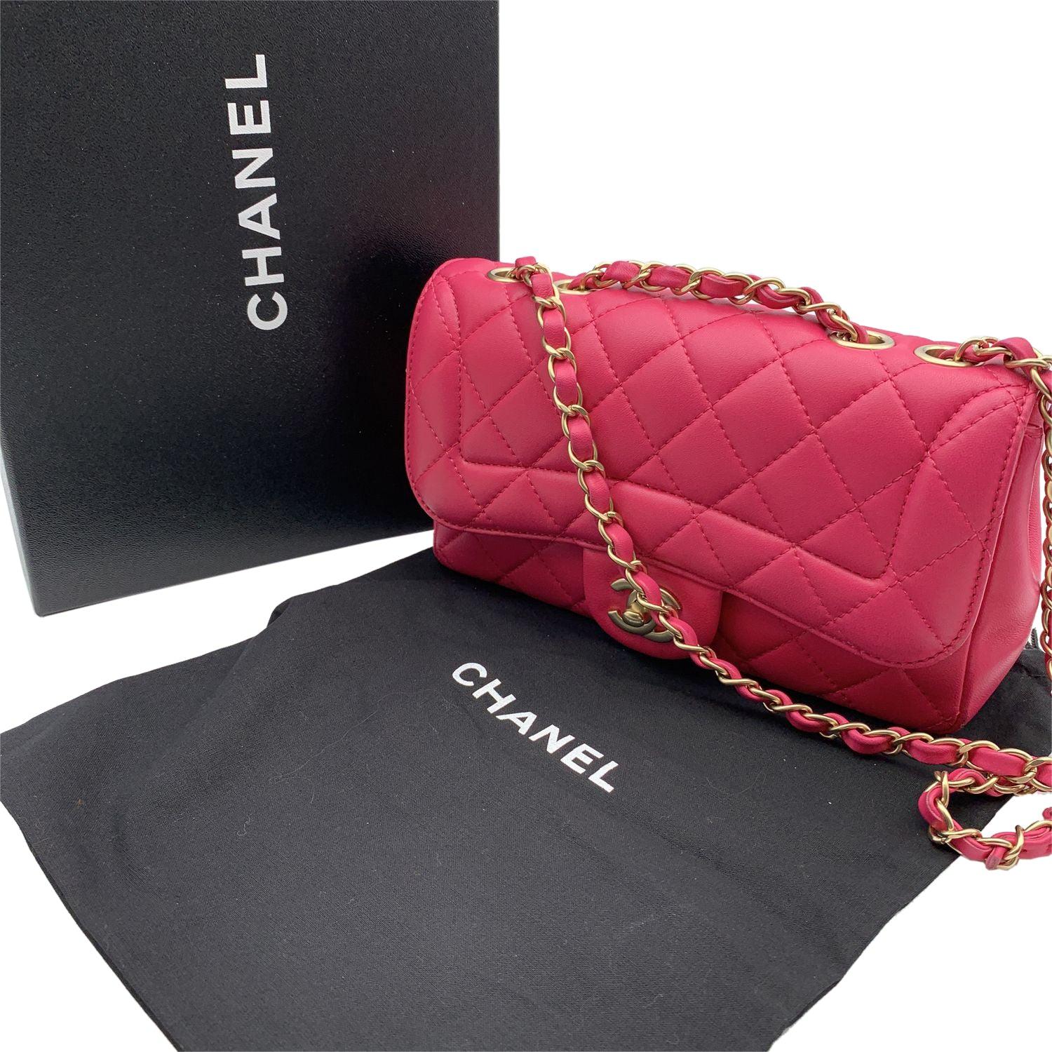 Chanel Pink Quilted Leather Mini Mademoiselle Chic Shoulder Bag In Excellent Condition For Sale In Rome, Rome