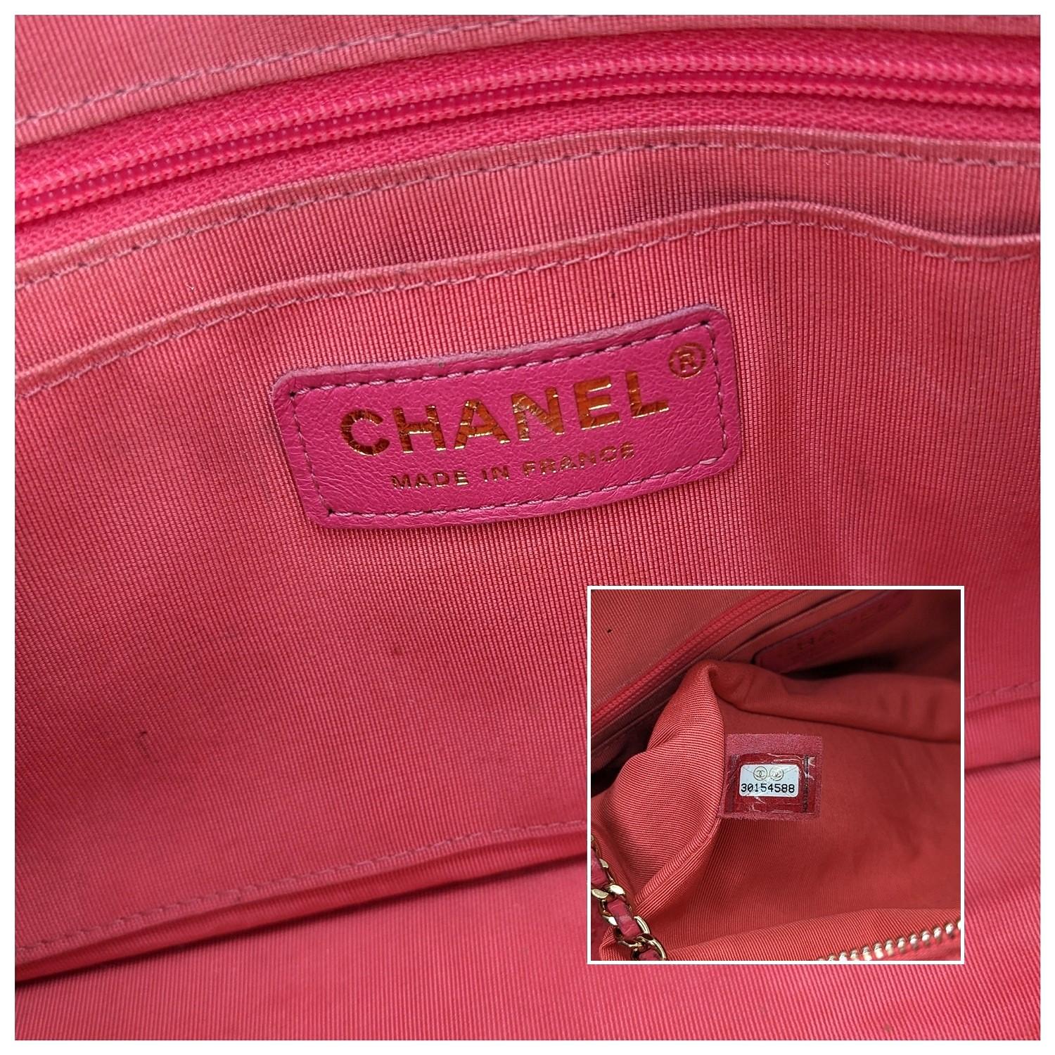 Chanel Pink Quilted Tweed CC Camera Case For Sale 5