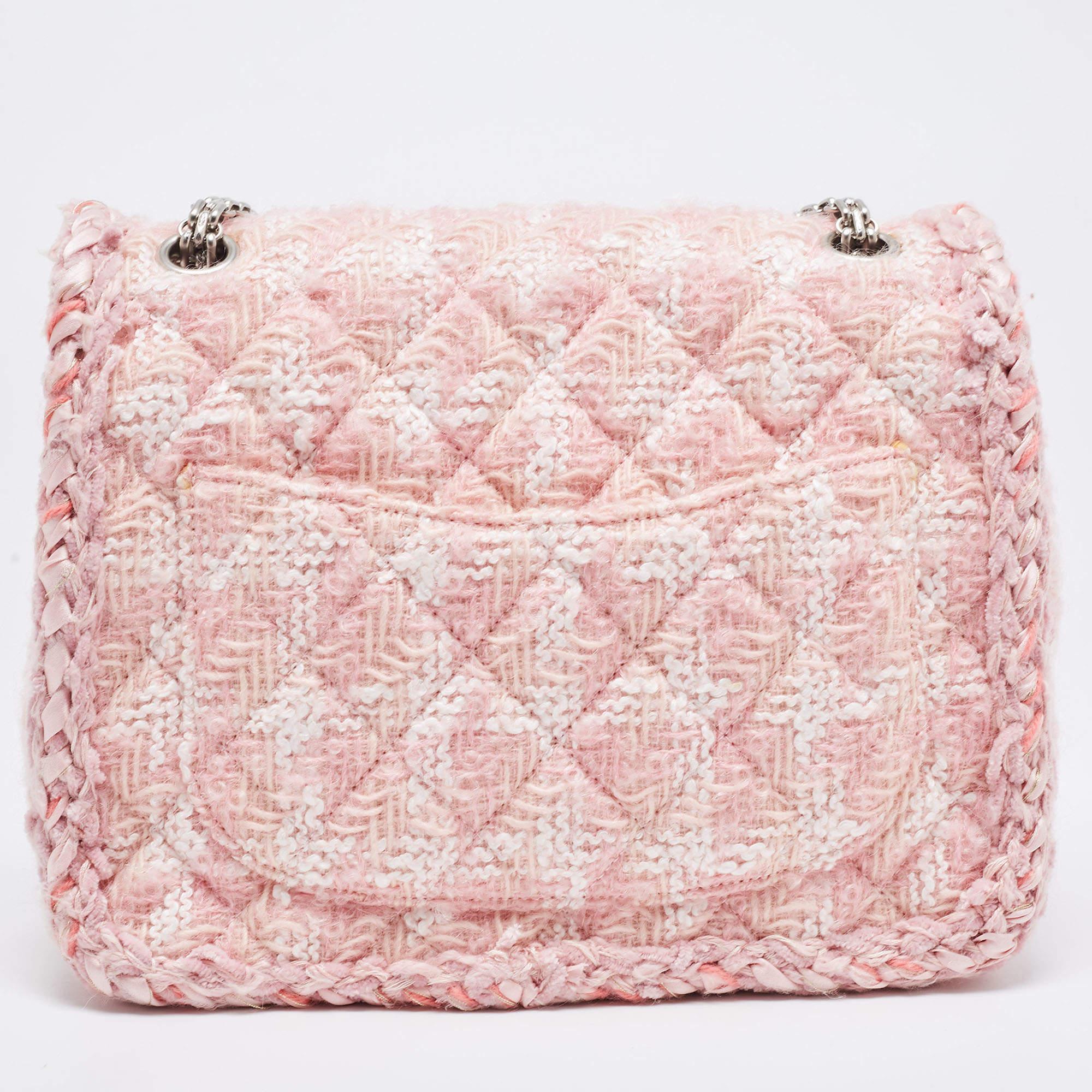 Chanel Pink Quilted Tweed Square Reissue 2.55 Flap Bag In Excellent Condition In Dubai, Al Qouz 2