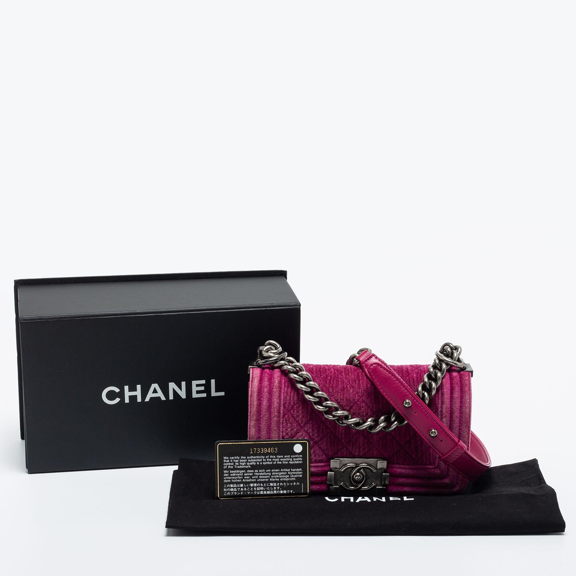 Chanel Pink Quilted Velvet Small Boy Flap Bag In Fair Condition In Dubai, Al Qouz 2
