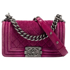Borsa Chanel Small Boy Flap in velluto trapuntato rosa