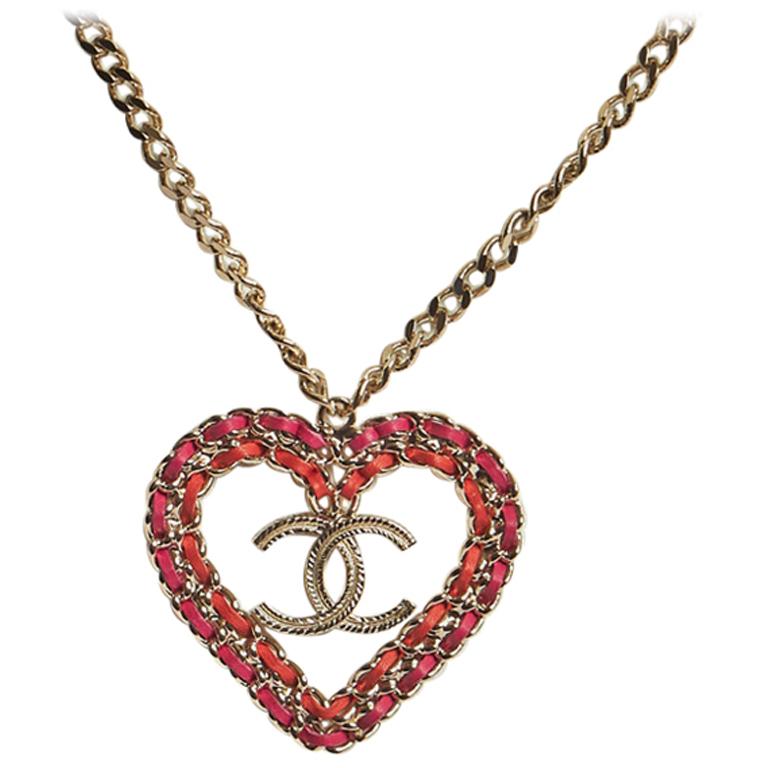 chanel heart pendant