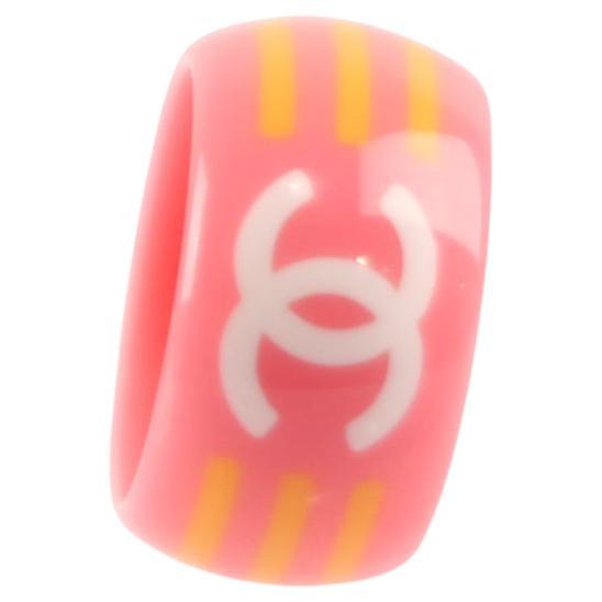 Chanel pink resins novelty ring, Cruise collection, 2003
