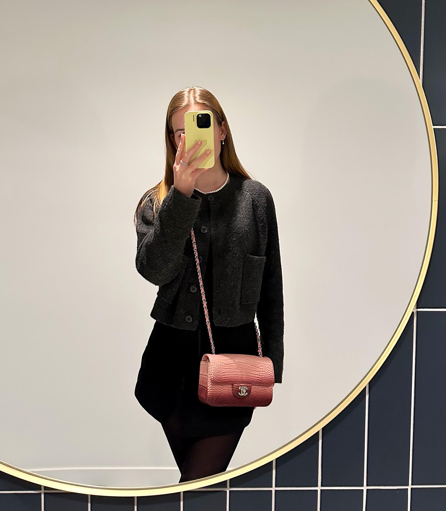 Chanel Pink & Rouge Ombre Matte Alligator Leather Rectangular Mini Flap Bag

Product Details
Xupes Ref: BB020
Brand: Chanel
Model: Rectangular Mini Flap Bag
Type: Shoulder, Crossbody
Serial Number: 21955425
Age: 2016
Accompanied By: Chanel Dust Bag,