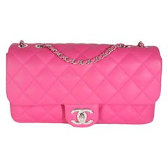 Chanel Borsa media Coco Rain Flap in pelle d'agnello trapuntata in gomma rosa