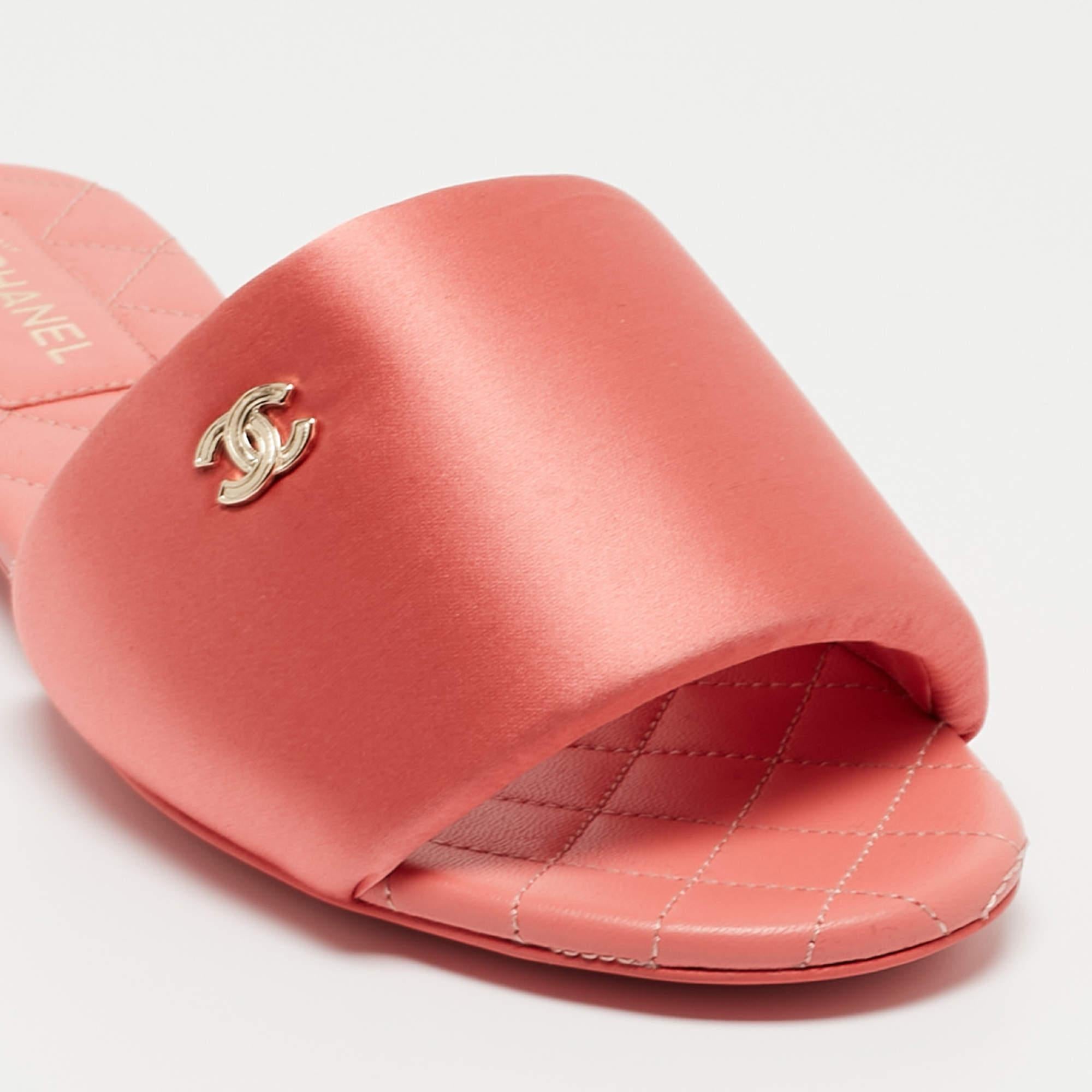 Chanel Pink Satin CC Flat Slides Size 40 3