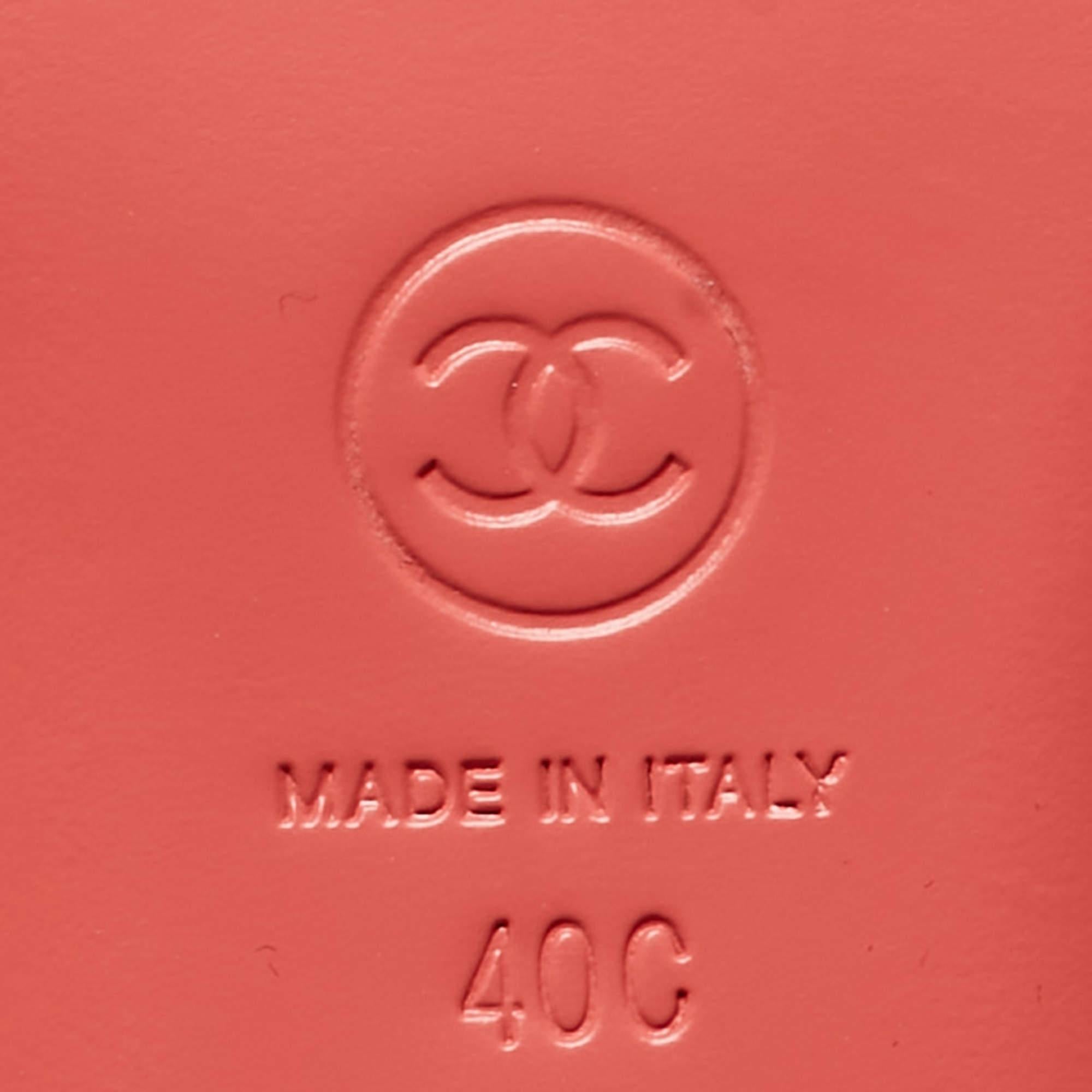 Chanel Pink Satin CC Flat Slides Size 40 4