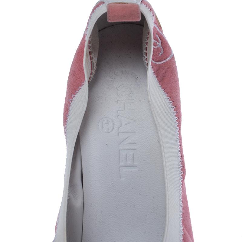 Chanel Pink Suede and White Leather Cap Toe Scrunch Pumps Size 39 2