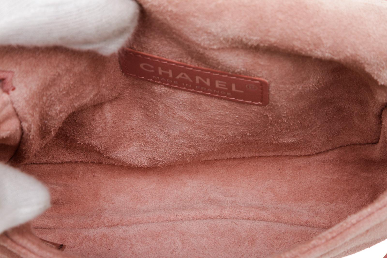 Chanel Pink Suede Paris-Edinburgh Mini Highland Messenger Bag In Good Condition In Irvine, CA