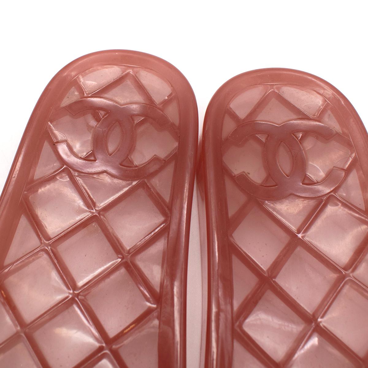 Chanel Pink Translucent CC Slide Sandals - Us size 11 In Excellent Condition For Sale In London, GB