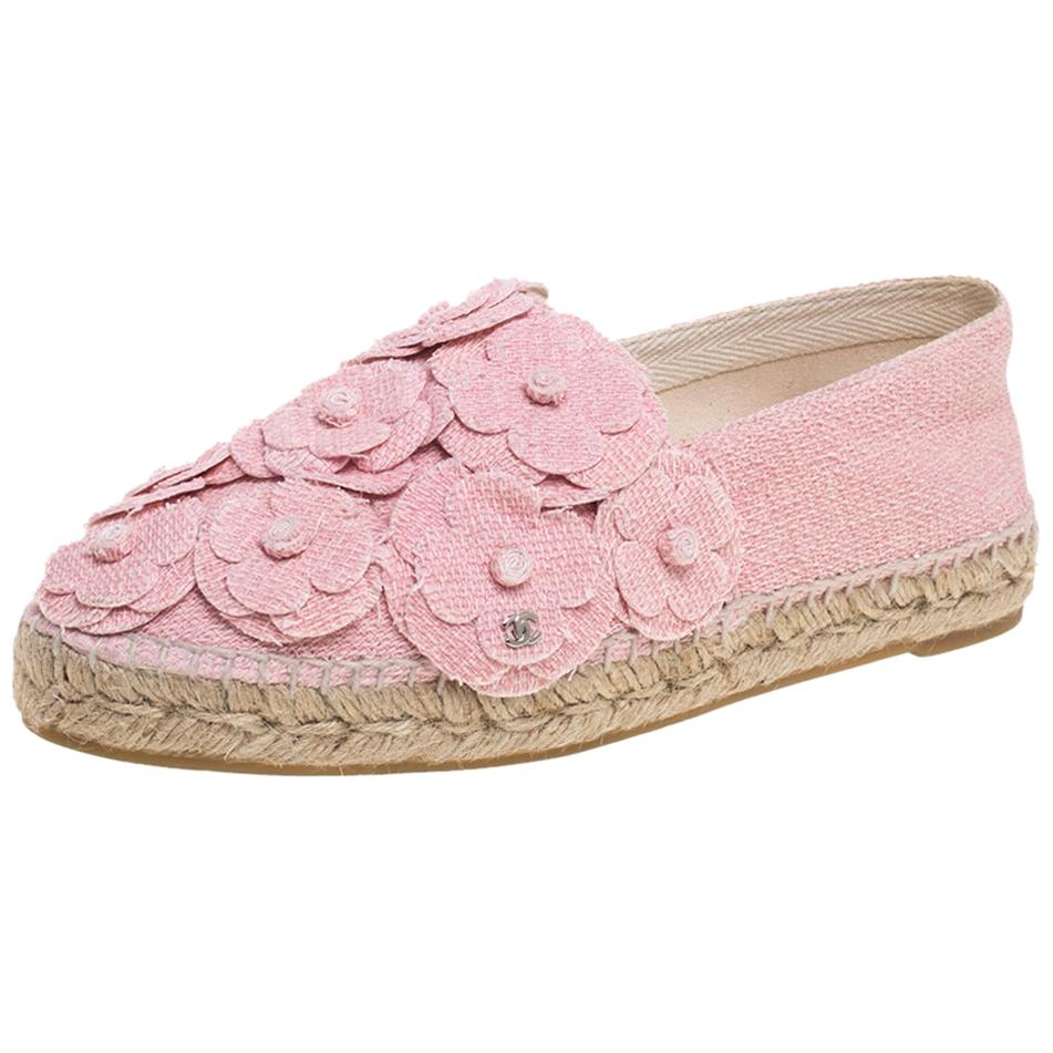 Chanel Pink Tweed Fabric CC Camellia Espadrilles Size 39 at 1stDibs