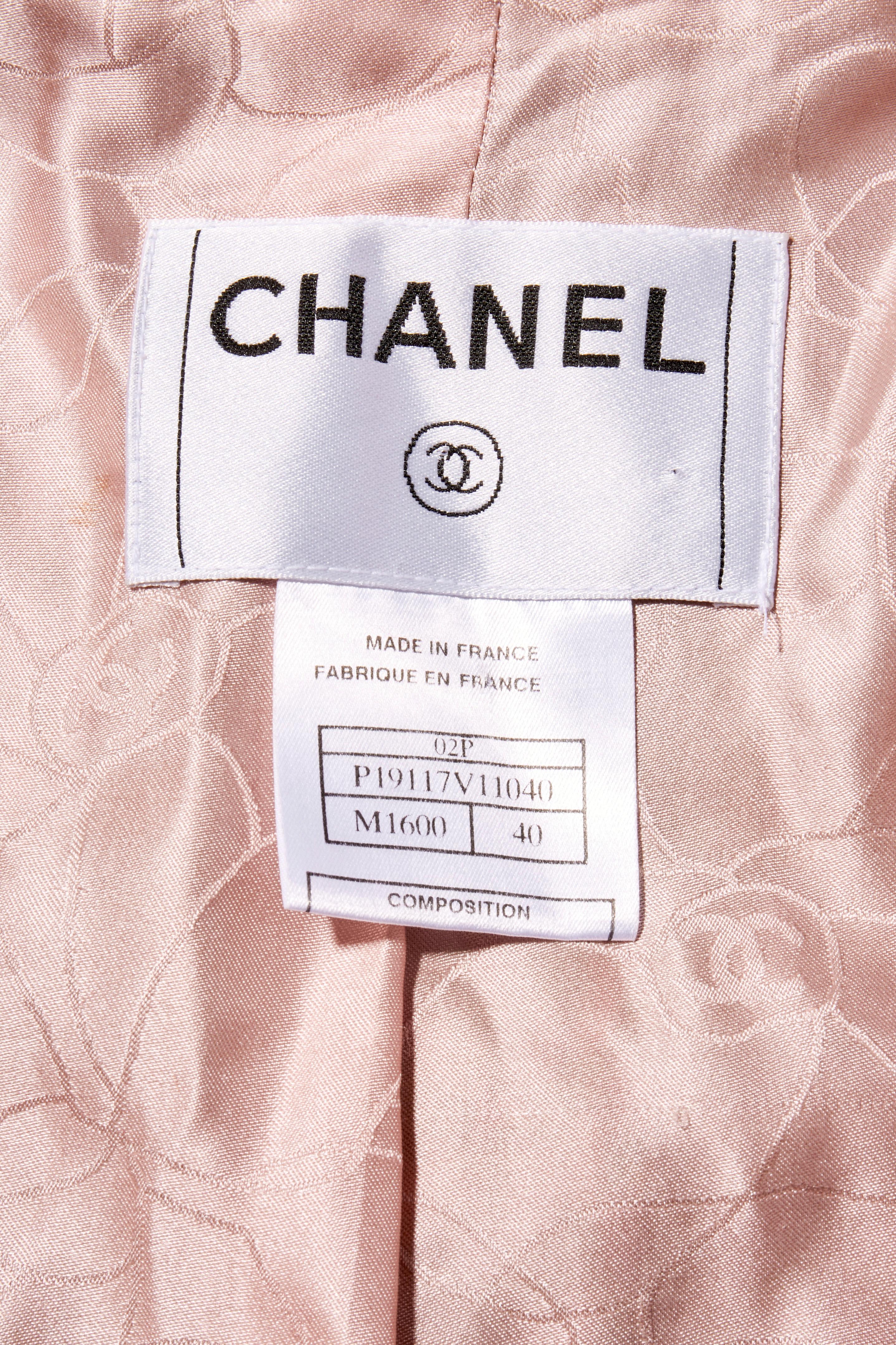 Chanel Chaqueta de tweed rosa 02P Colección Primavera 2002 Talla 40 (Karl Lagerfeld) en venta 2