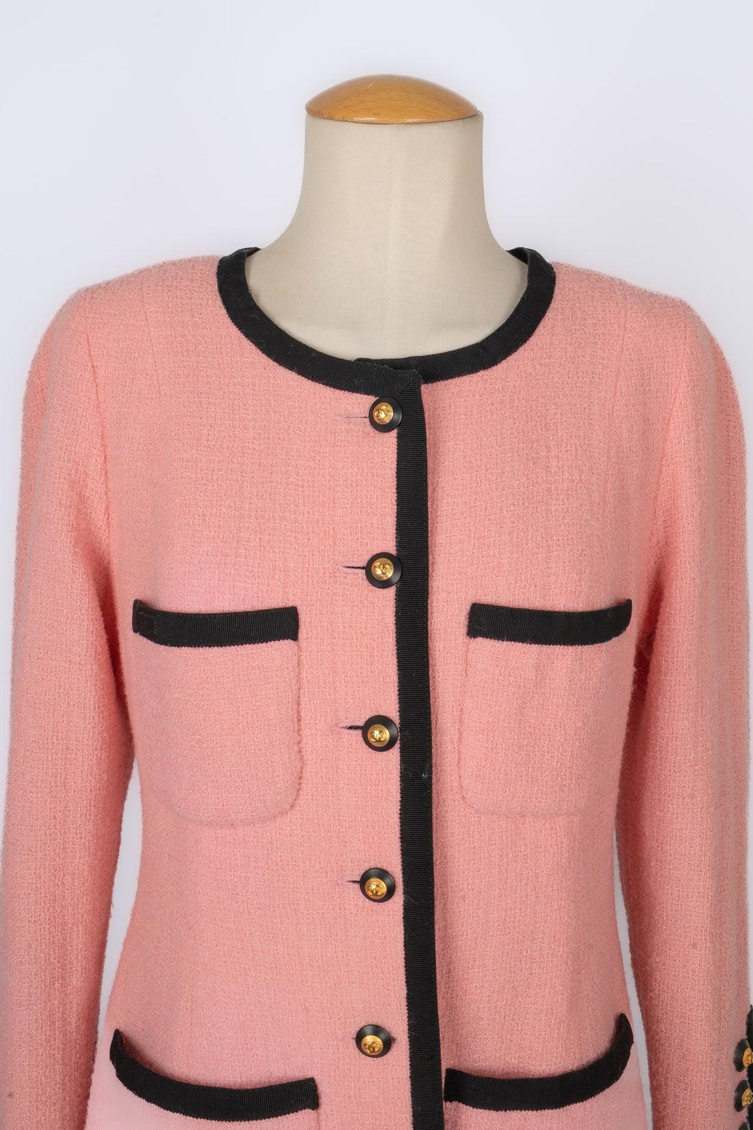  Veste en tweed rose de Chanel Pour femmes 