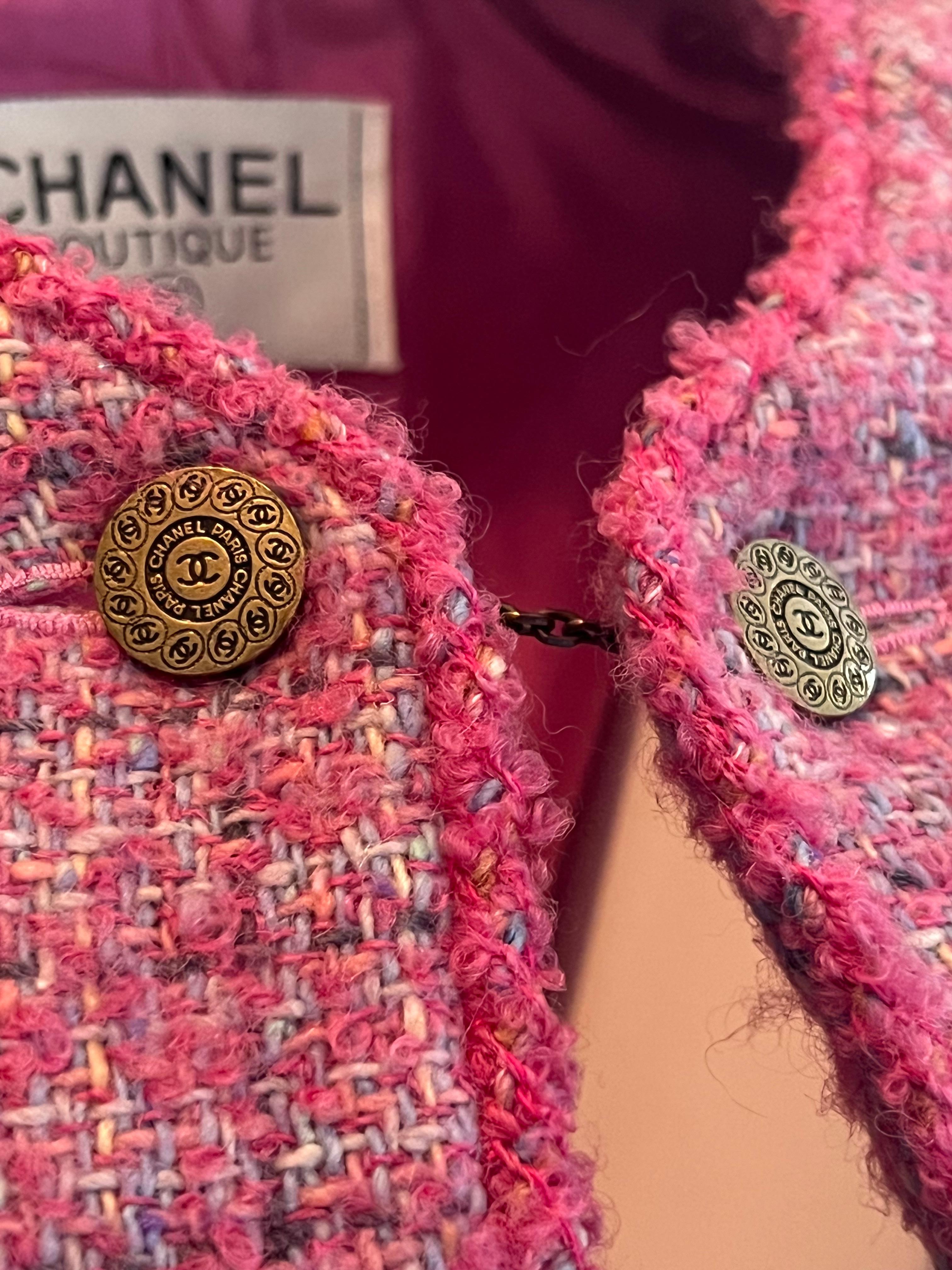 Veste en tweed rose Chanel Unisexe en vente