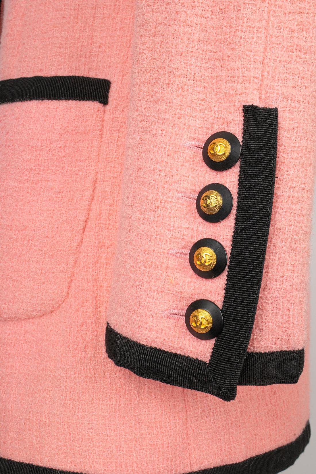 Veste en tweed rose de Chanel 1