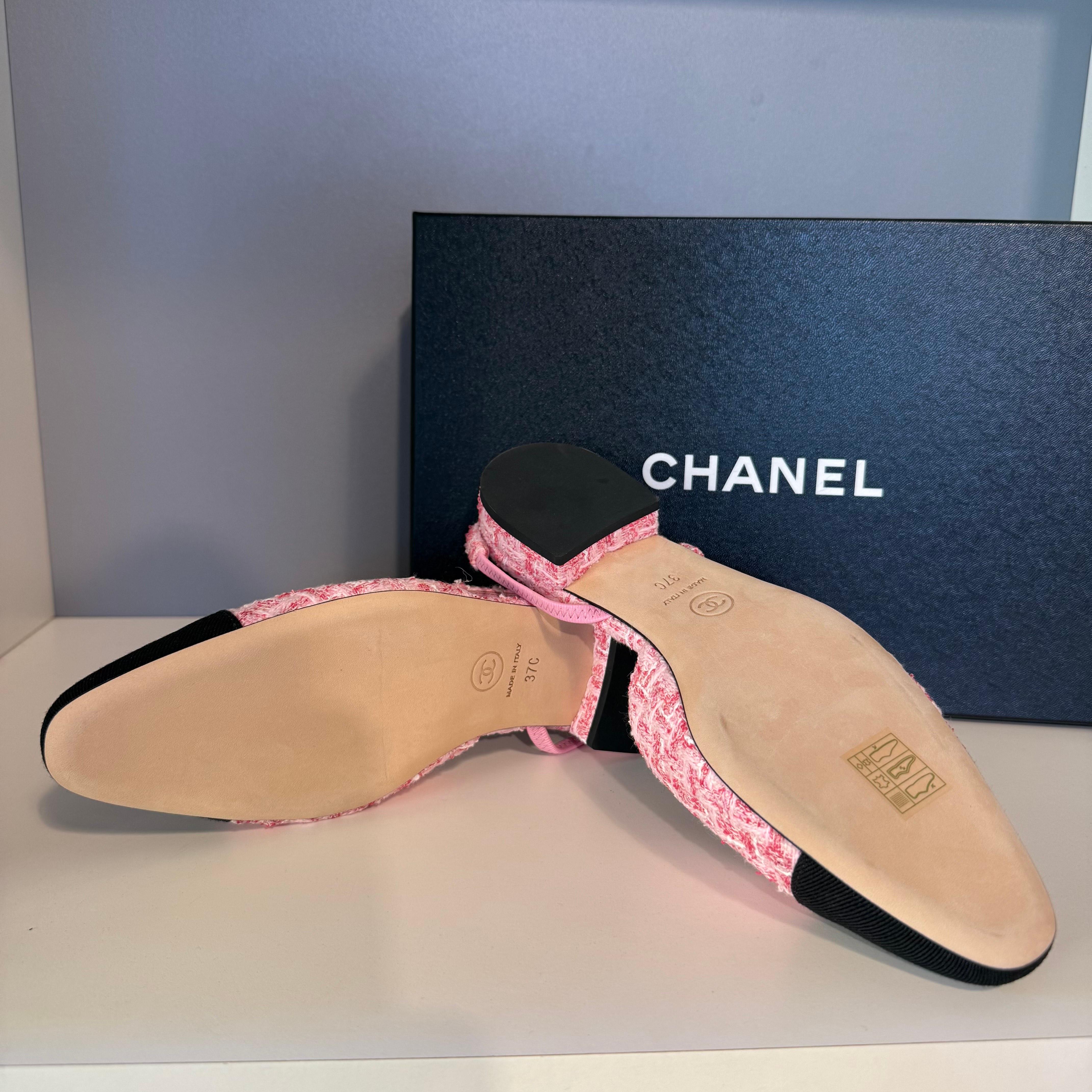 Chanel - Chaussures à talons compensés en tweed rose - Taille 37 en vente 1