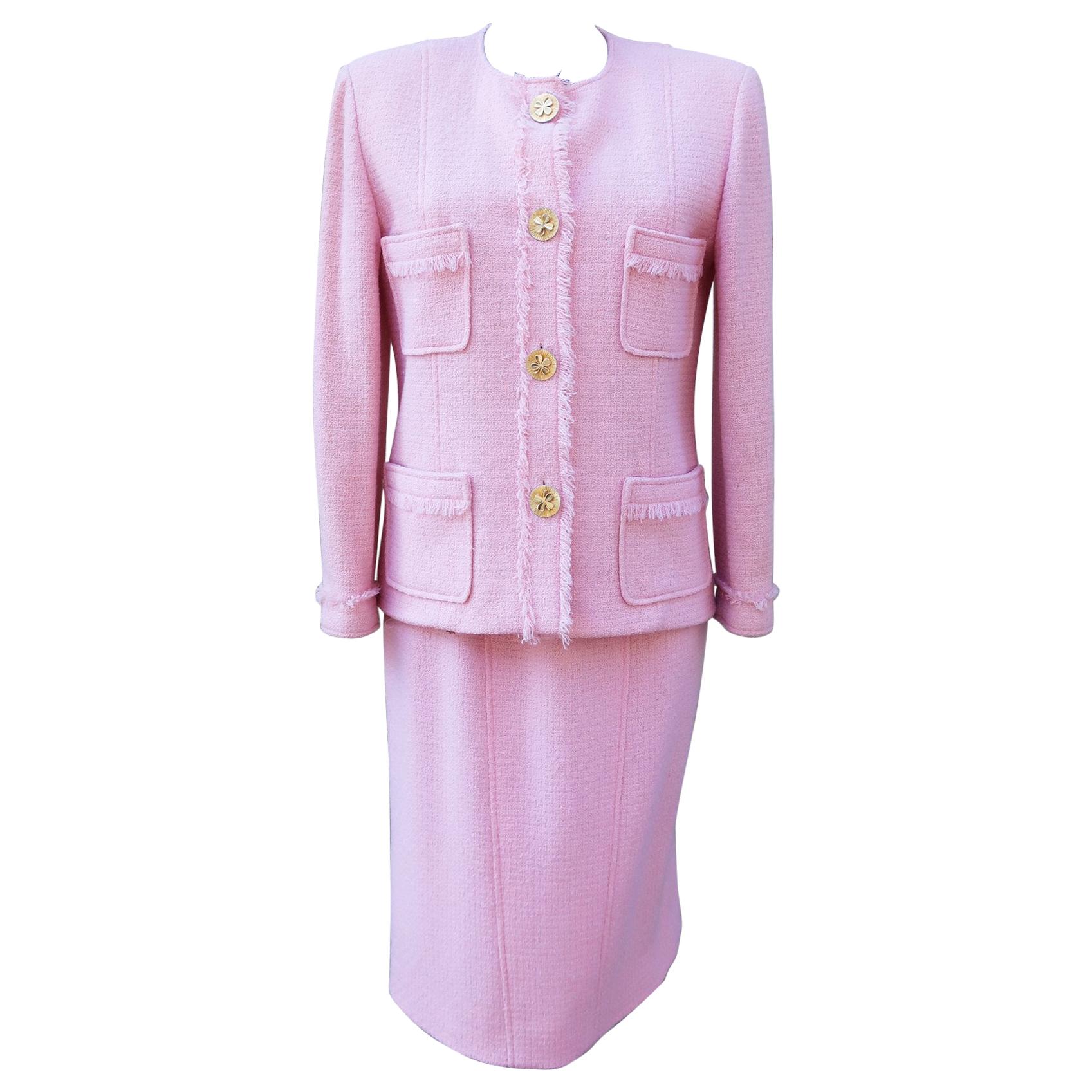 CHANEL Vintage 90's Pink tweed mini skirt suit – Arete