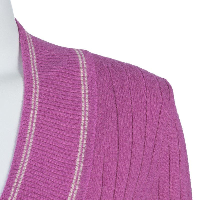 Chanel Pink V Neck Cashmere Sweater XS In Good Condition In Dubai, Al Qouz 2