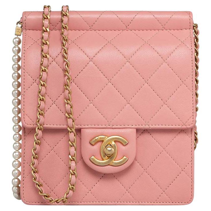 Chanel Pink Vertical Pearls Clutch with Chic Pearl Chain and Gold Hardware GHW For Sale