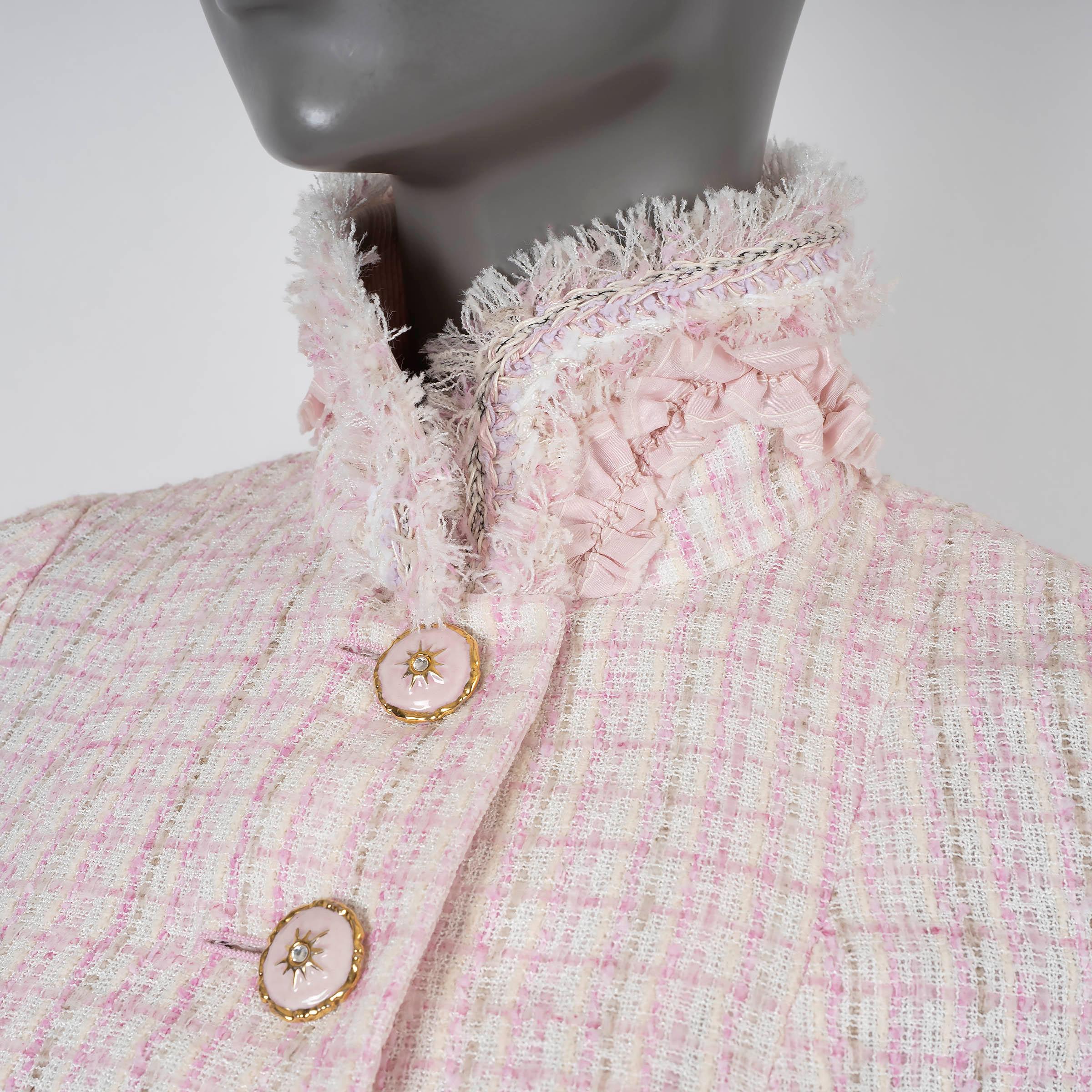 CHANEL pink & white 2013 13C VERSAILLES FRINGE TRIM TWEED Jacket 38 S For Sale 1