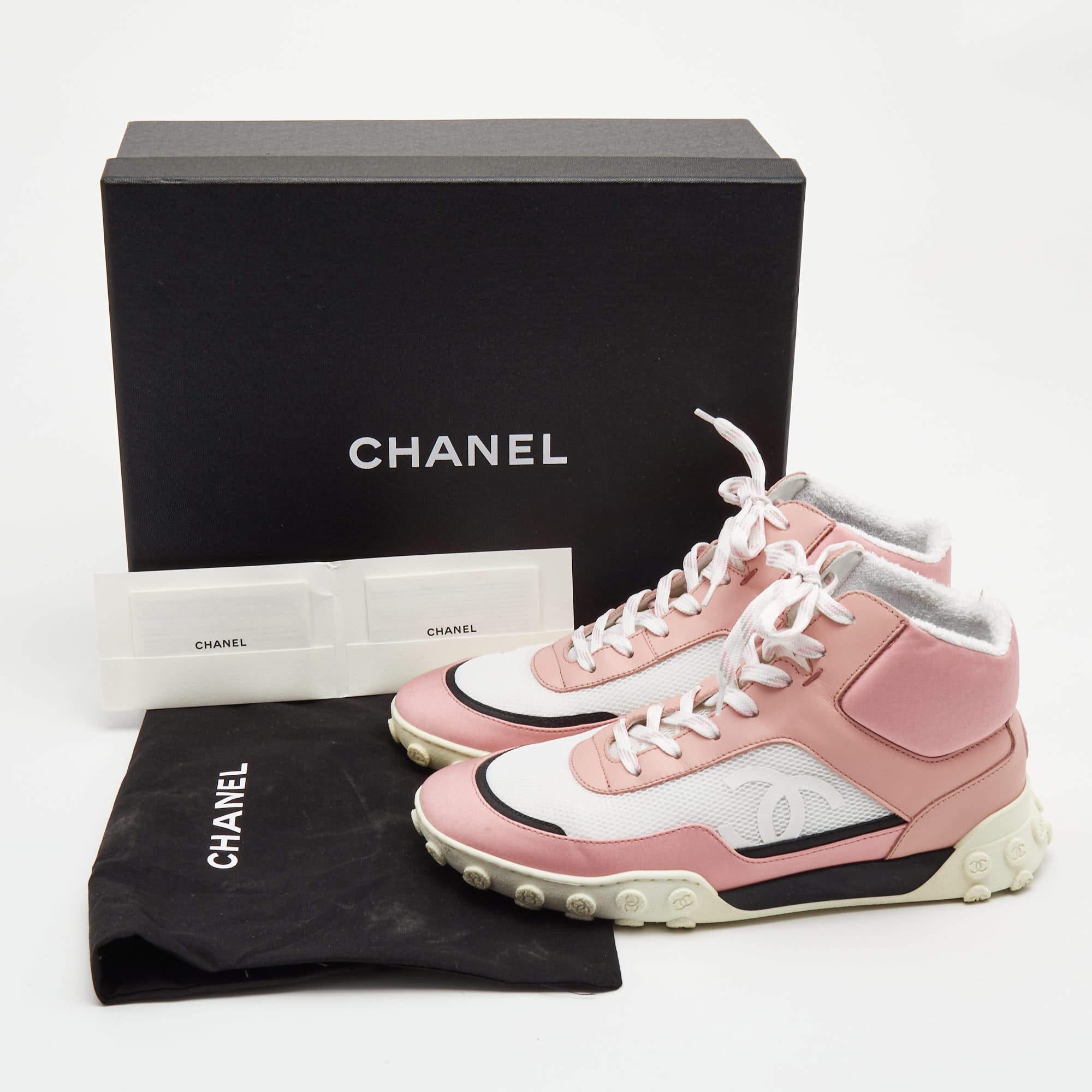 Chanel Pink/White Fabric and Mesh CC High Top Sneakers Size 37.5 In Good Condition In Dubai, Al Qouz 2