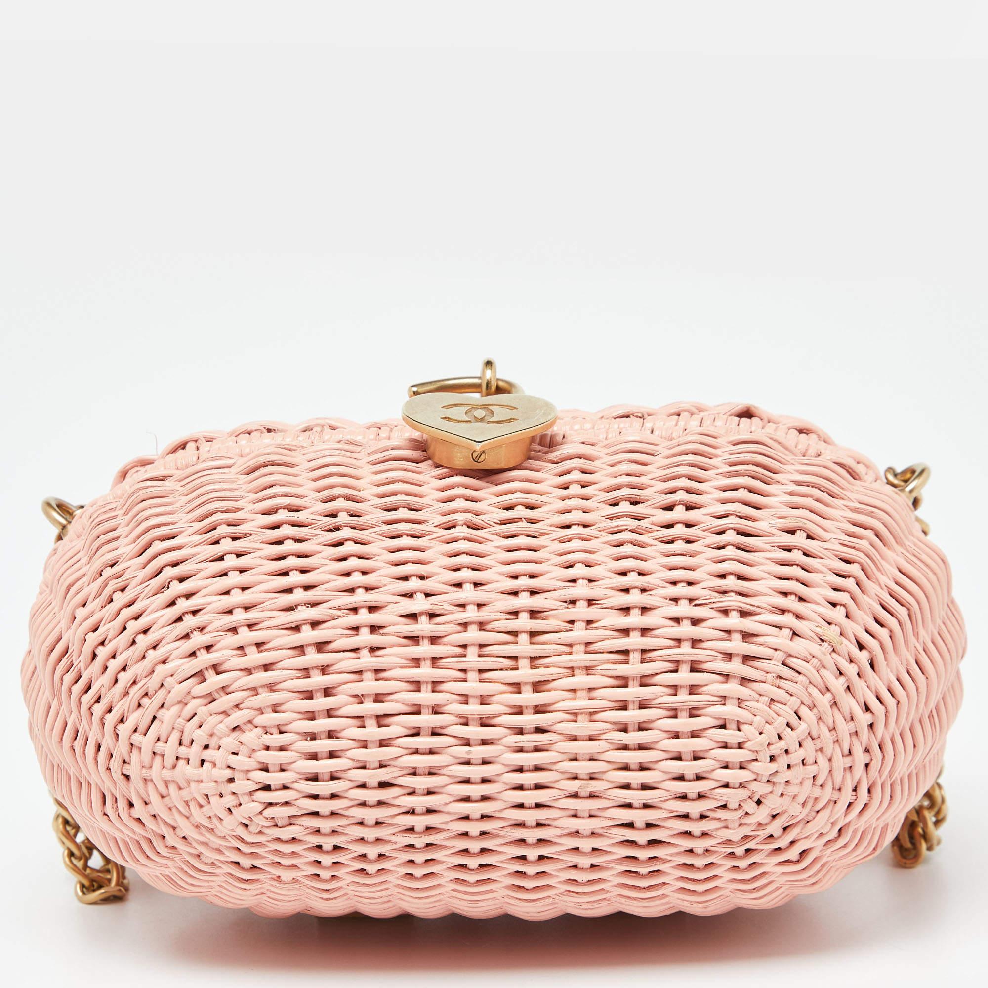Women's Chanel Pink Wicker Oval Locket Basket Chain Bag For Sale