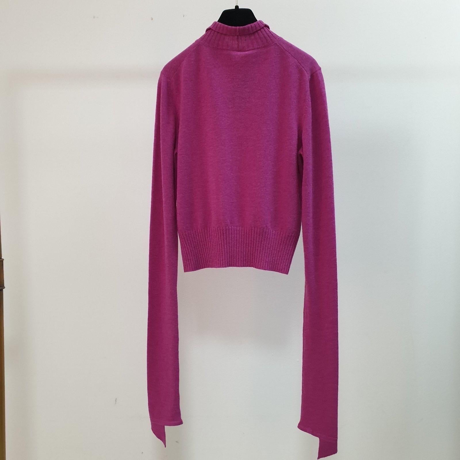 Chanel Pink Wool Pointed Up Collar Long Sleeves Sweater For Sale 7