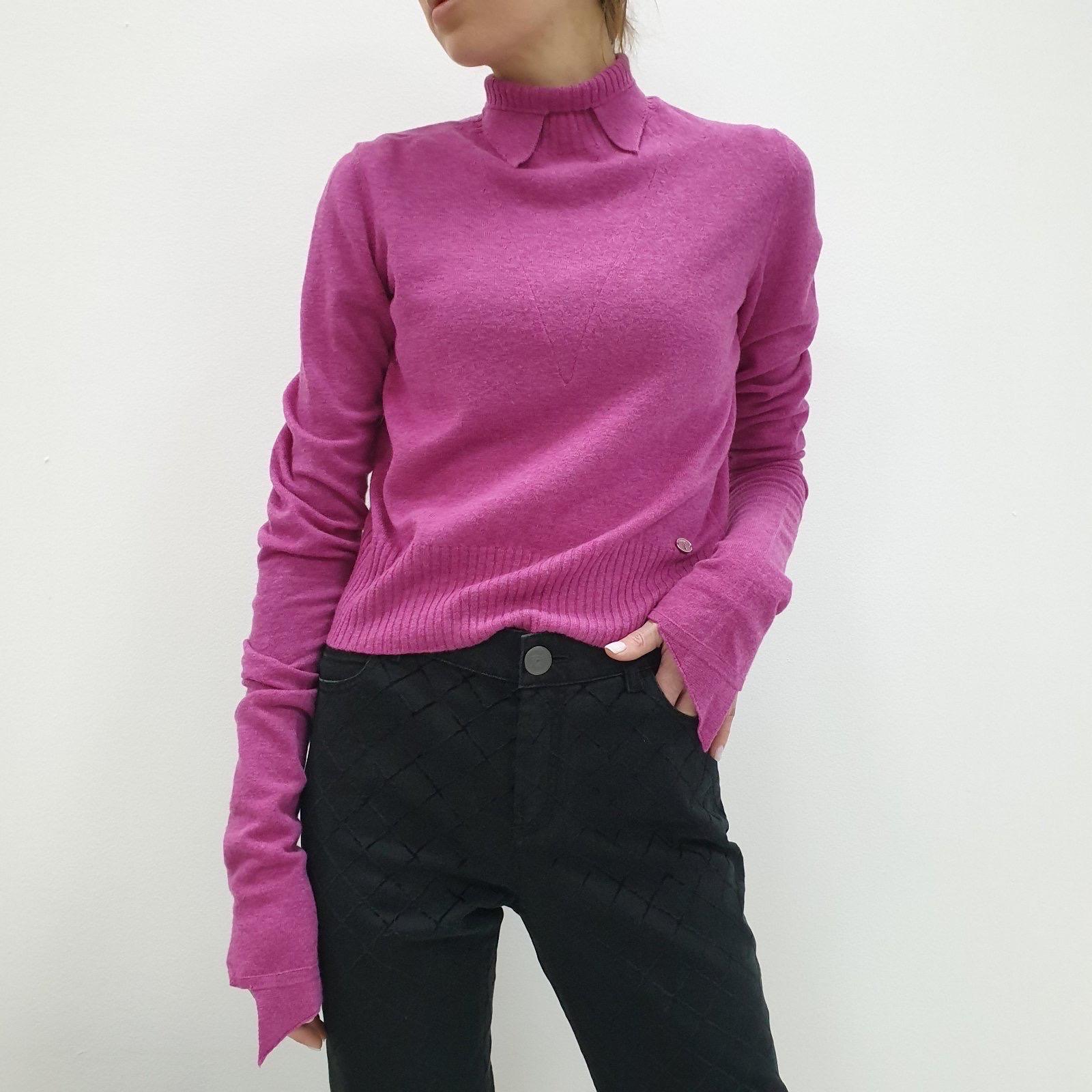 Women's Chanel Pink Wool Pointed Up Collar Long Sleeves Sweater For Sale