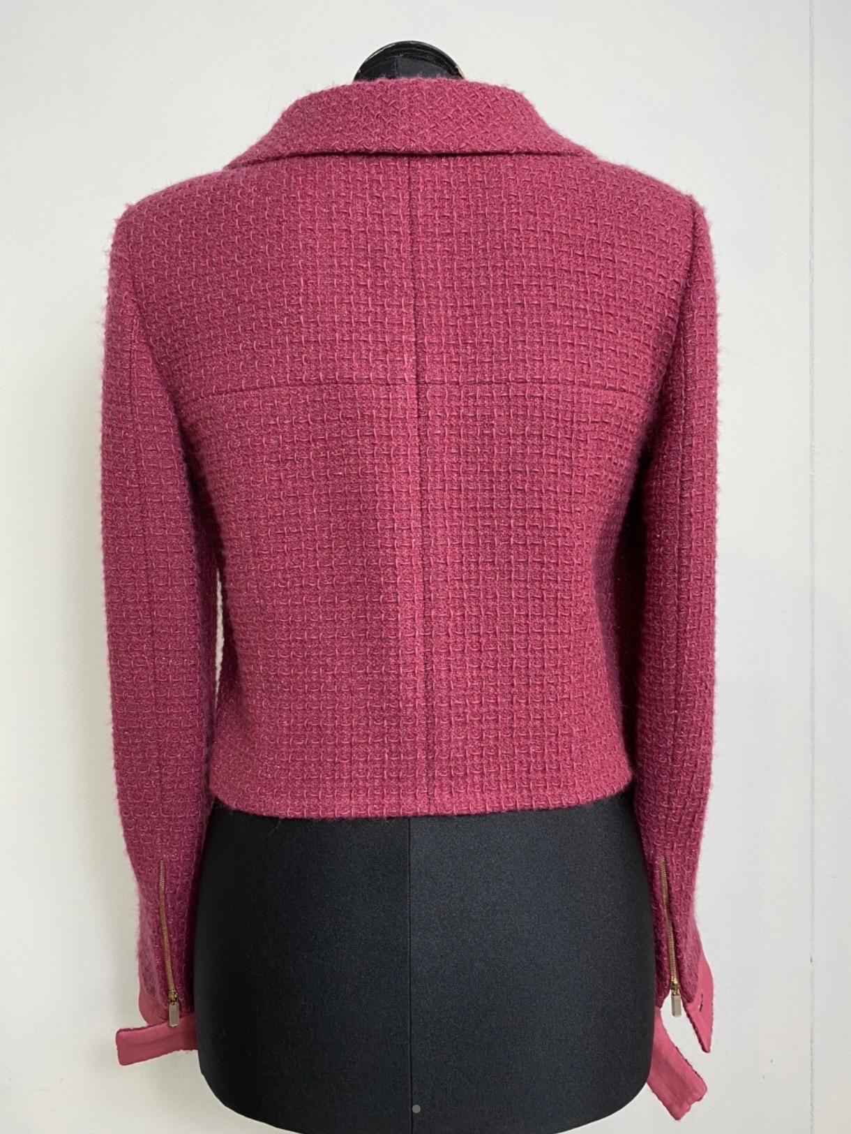 Women's or Men's Chanel pink wool tweed Jacket