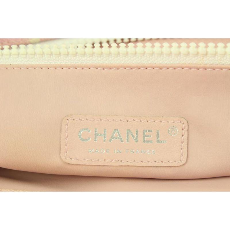 Blanc Chanel - Sac fourre-tout en tissu éponge rose et noir avec logo CC 929c97 en vente