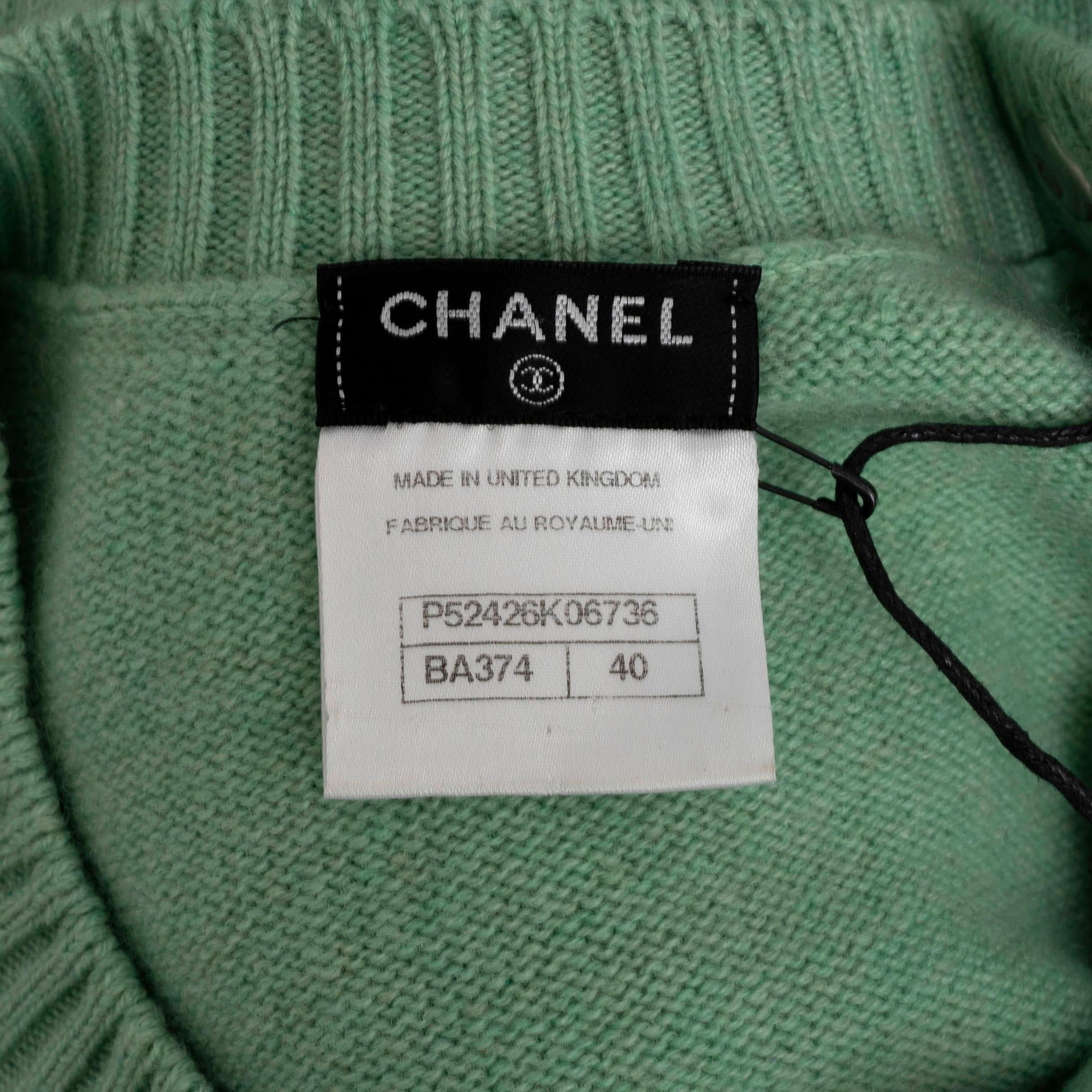 CHANEL pull à col roulé en cachemire 15P CC TUNRLOCK vert pistache 40 M. en vente 2