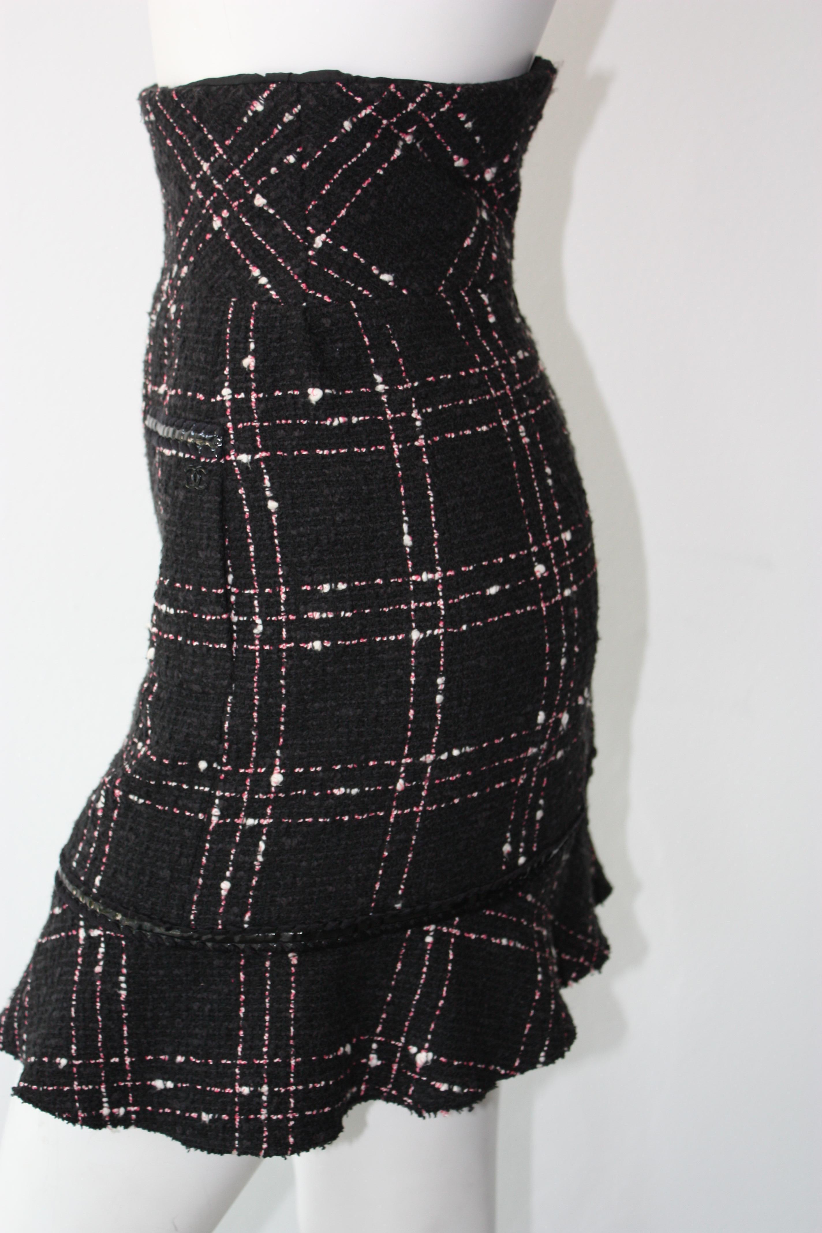 Women's Chanel High Waisted Black, White and Pink  Plaid Skirt For Sale