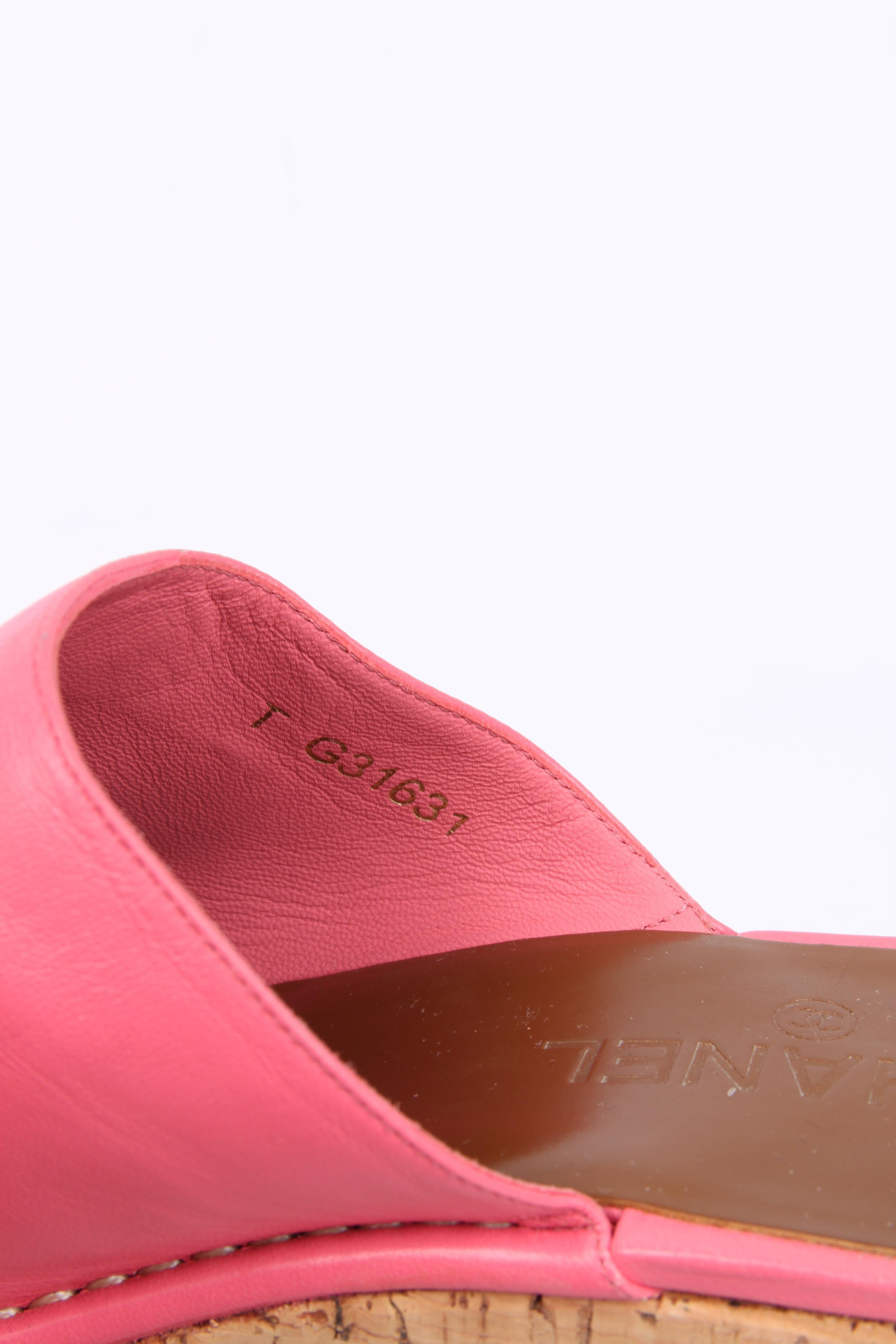 Chanel Platform Clogs - pink/red In Good Condition In Baarn, NL