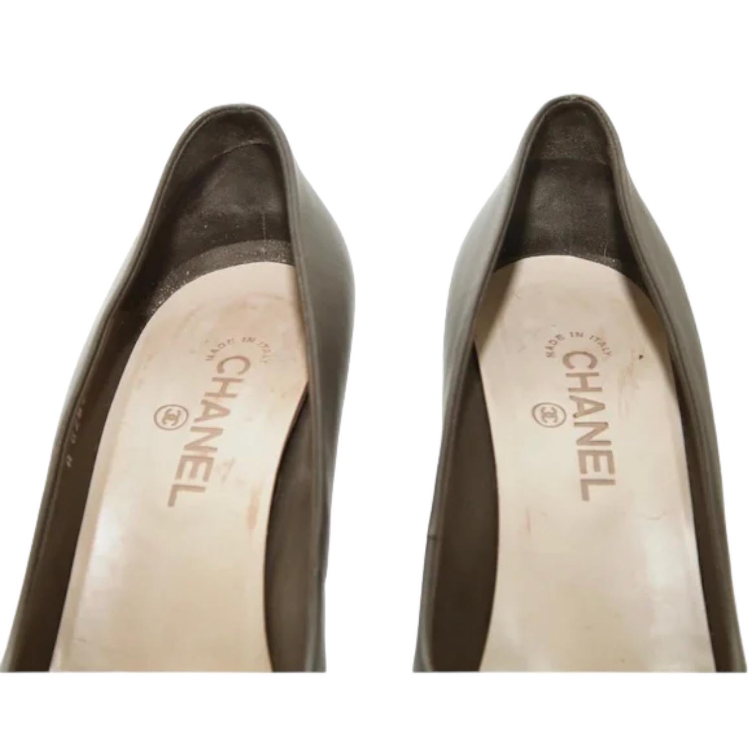 CHANEL Platform Pumps Dark Grey Black Leather Heels Shoes CC Cap Toe Sz 41 For Sale 6