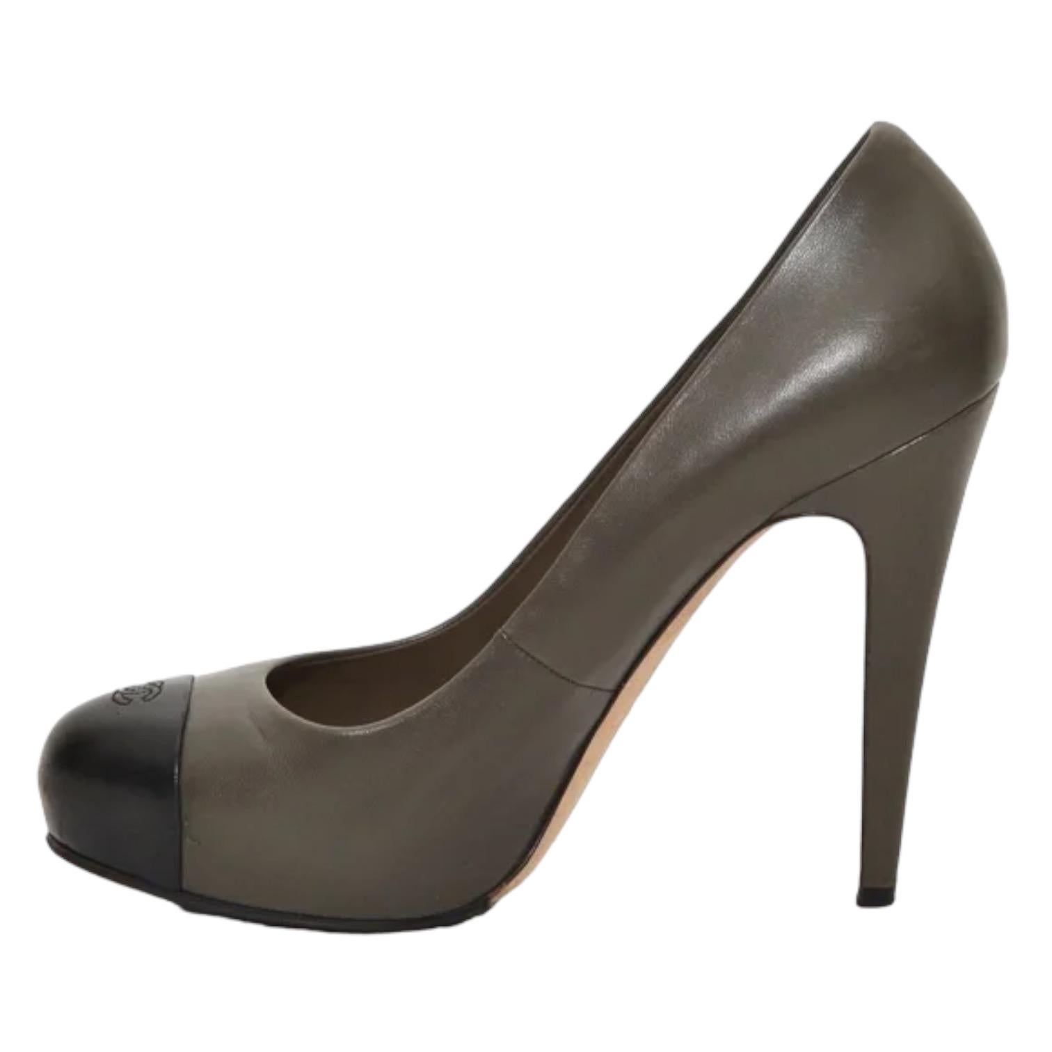 Women's CHANEL Platform Pumps Dark Grey Black Leather Heels Shoes CC Cap Toe Sz 41 For Sale