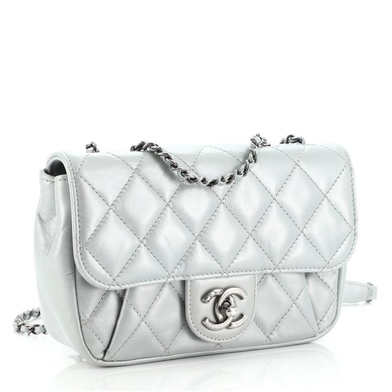 Chanel Pleated Chain Flap Bag Gestepptes Kalbsleder Medium (Grau)
