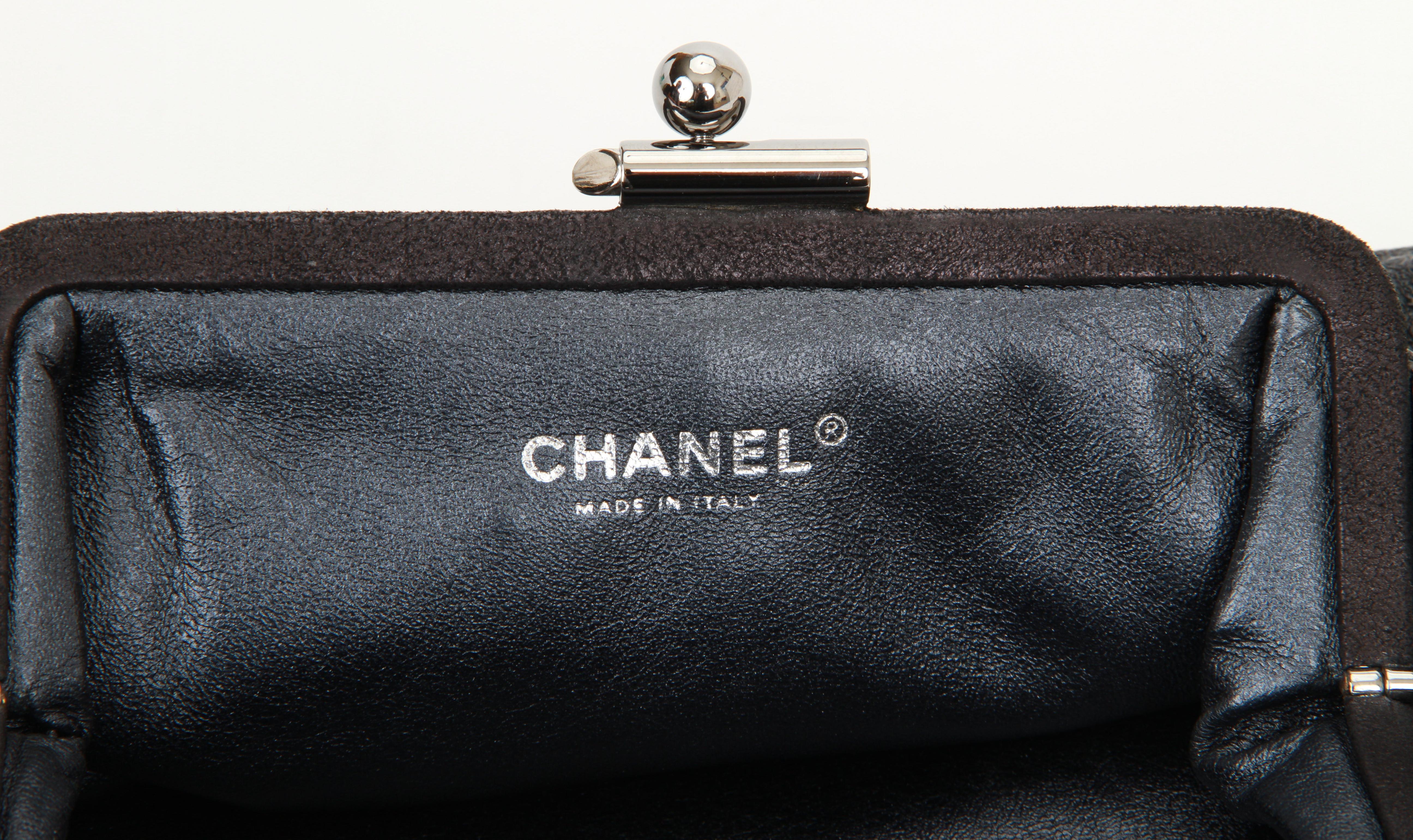 Chanel Pleated Glazed Leather Clutch In Good Condition For Sale In West Hollywood, CA