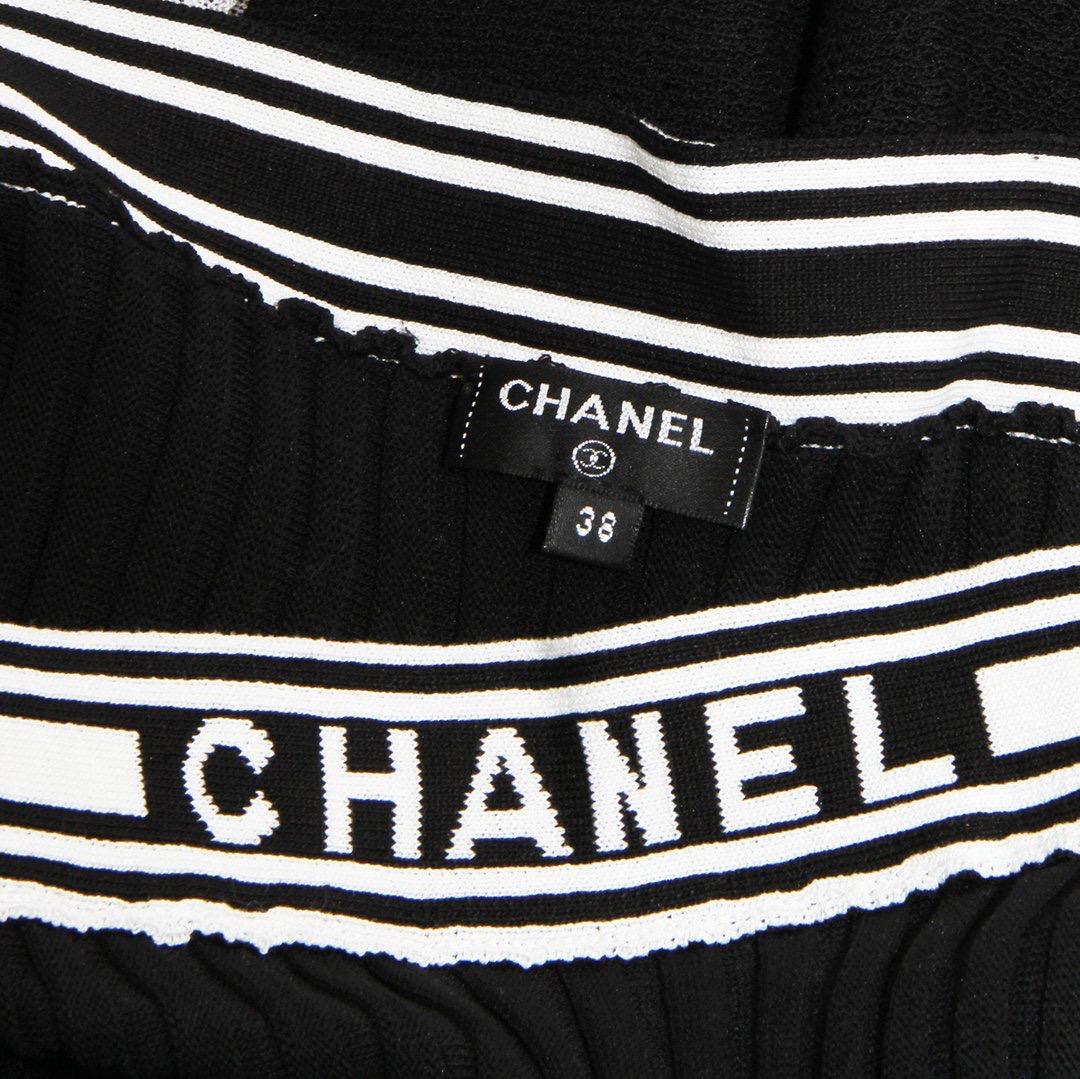 chanel pleated skirt