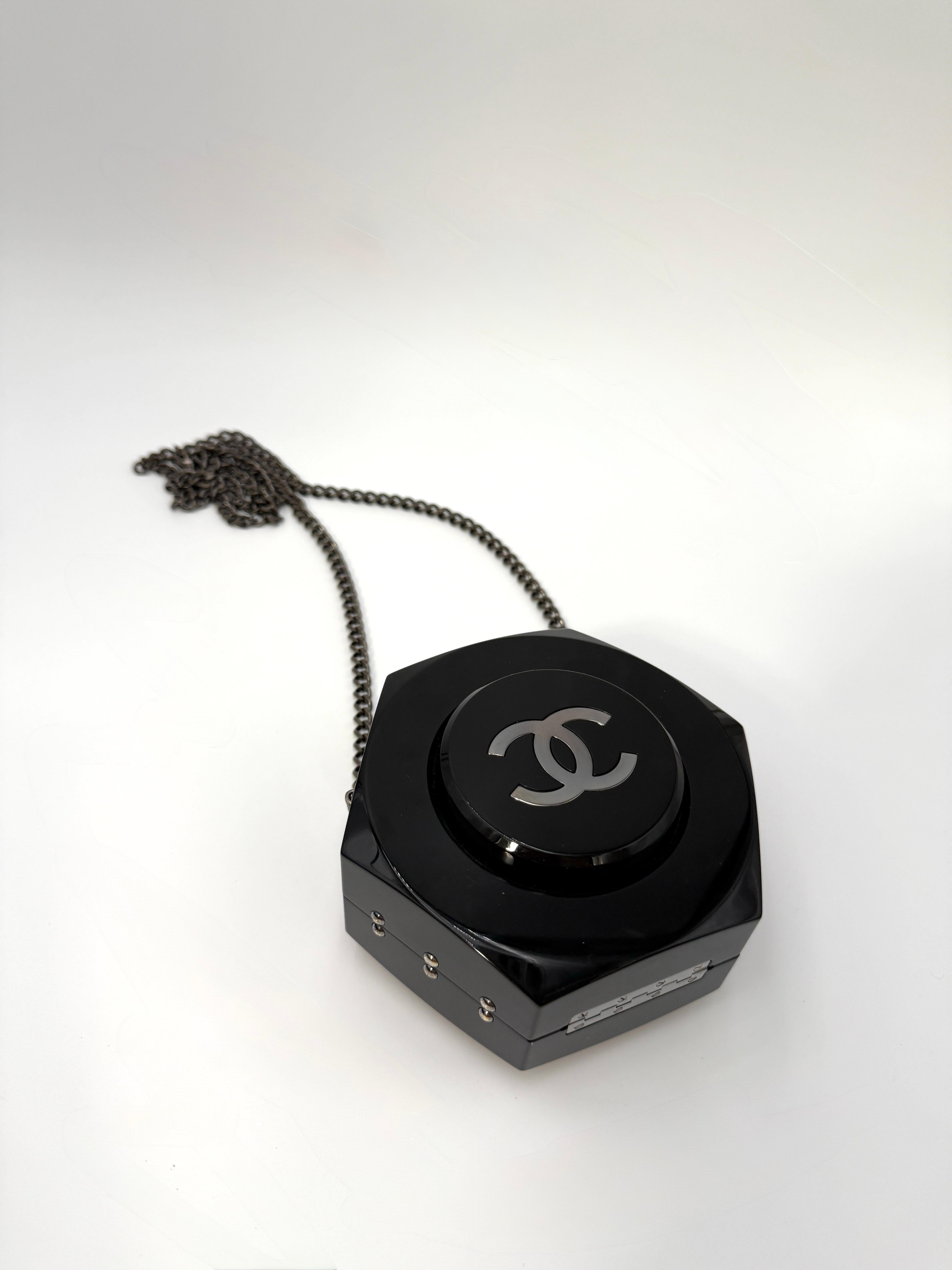Chanel - Sac Minaudière octogonale en plexiglas - Collection 18A Pour femmes en vente
