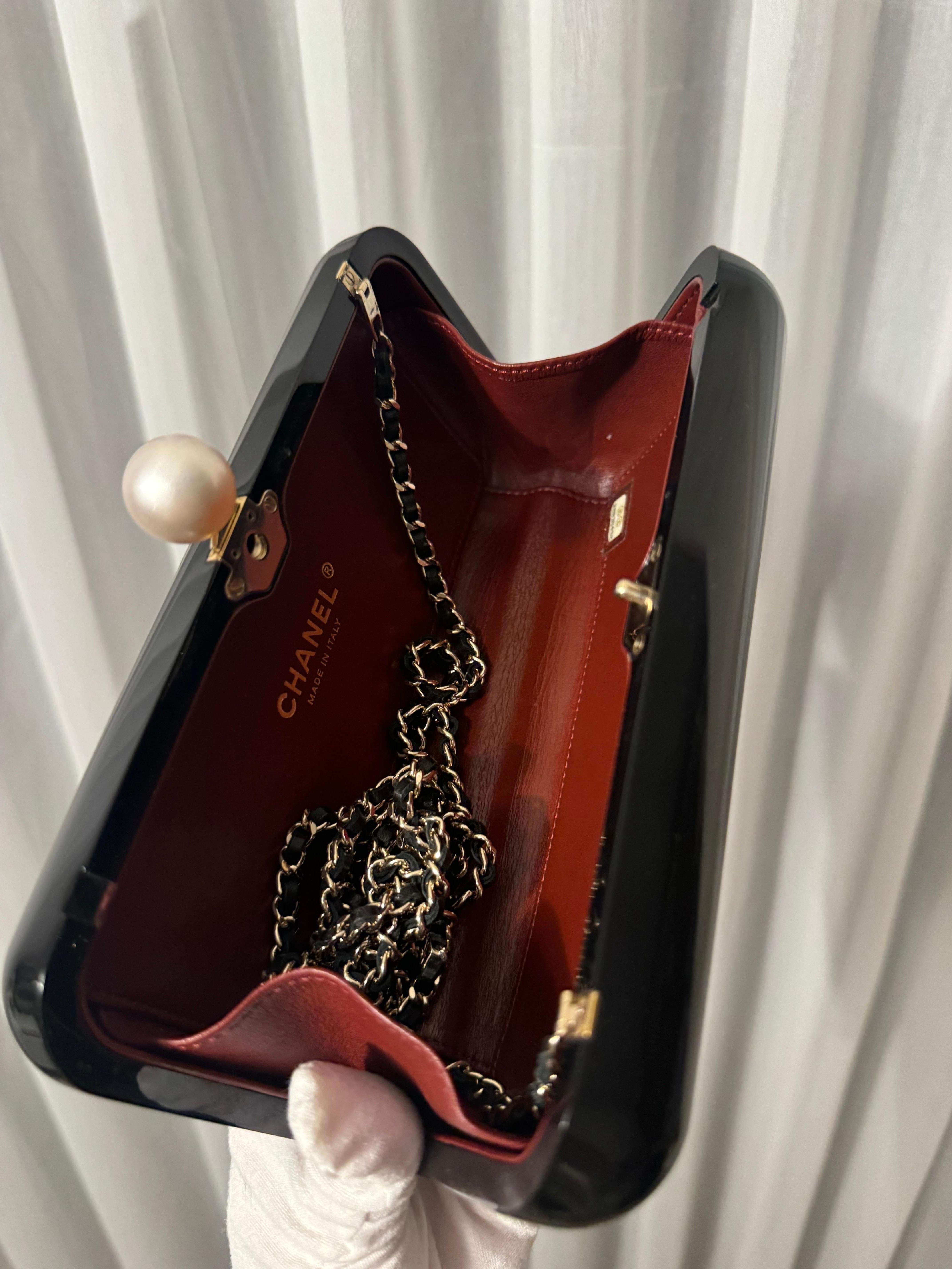 Chanel Plexiglass Votez Coco Minaudière 2
