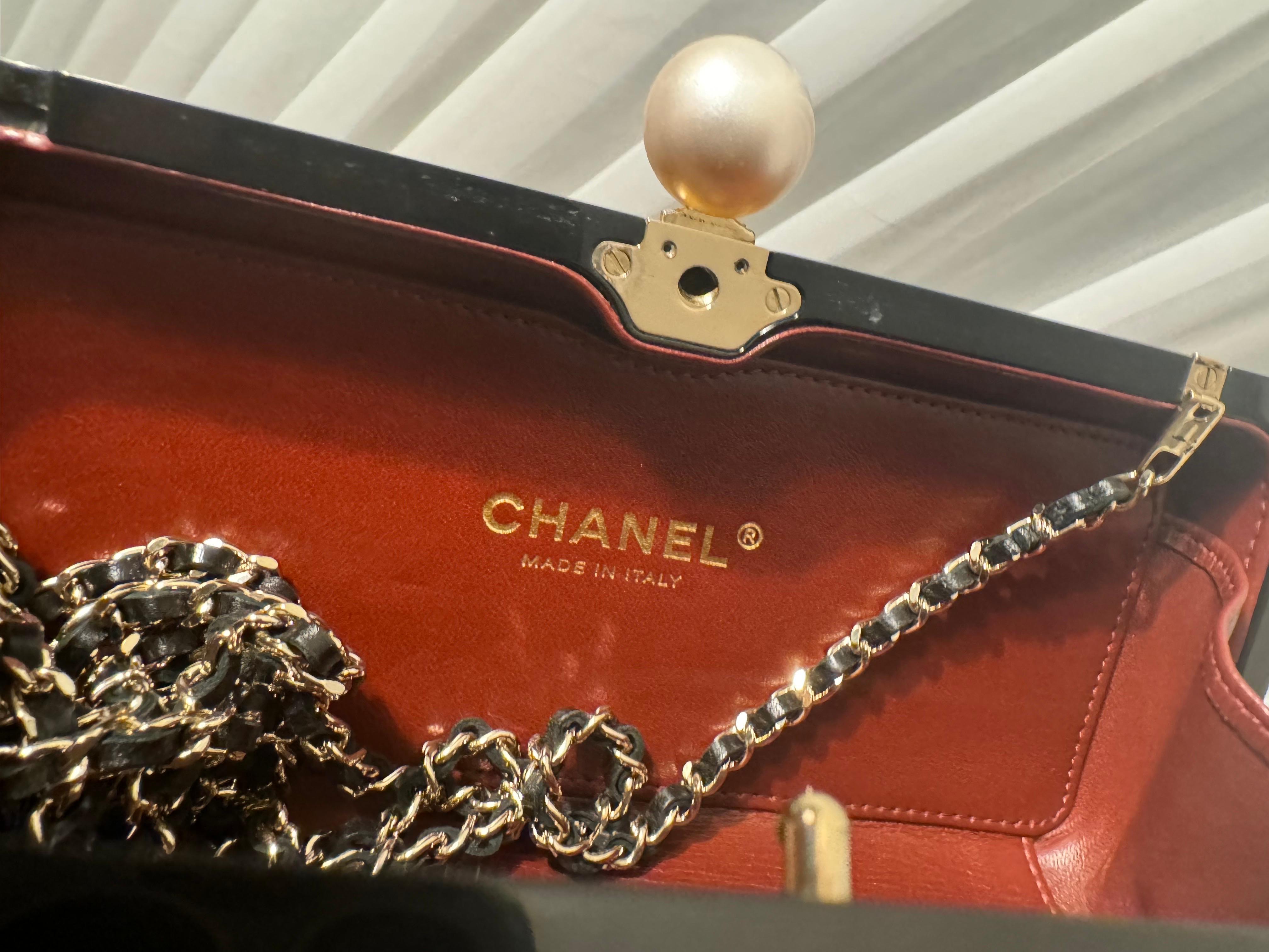 Chanel Plexiglass Votez Coco Minaudière 3
