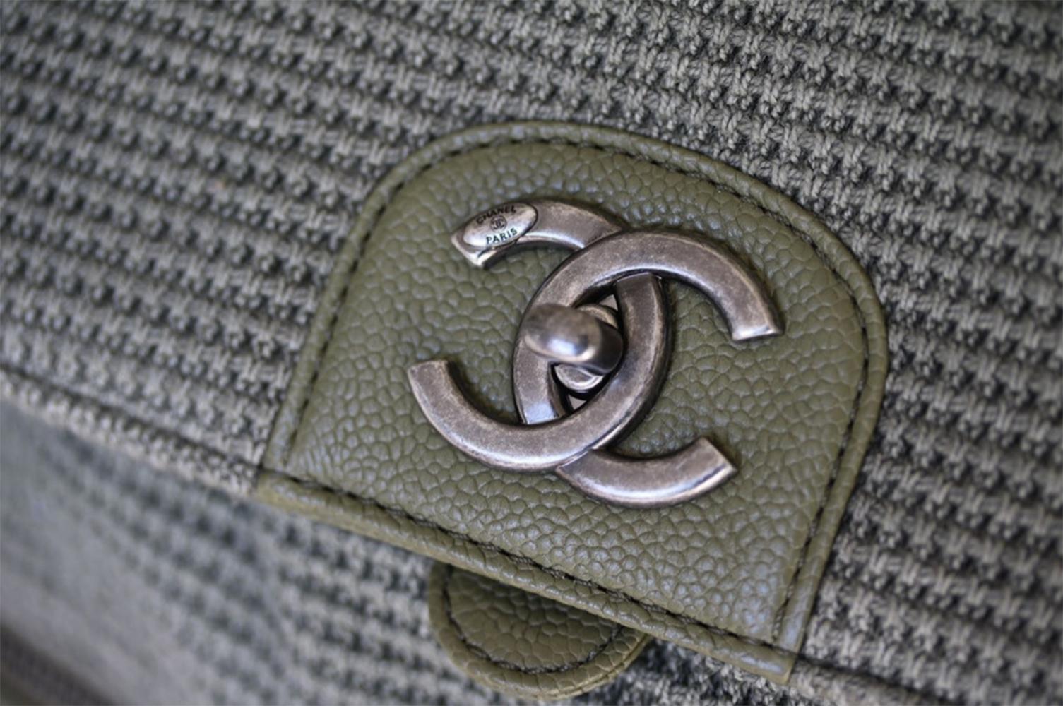 Chanel Pocket Backpack Bag in Woven Tweed and Canvas  In New Condition In London, GB