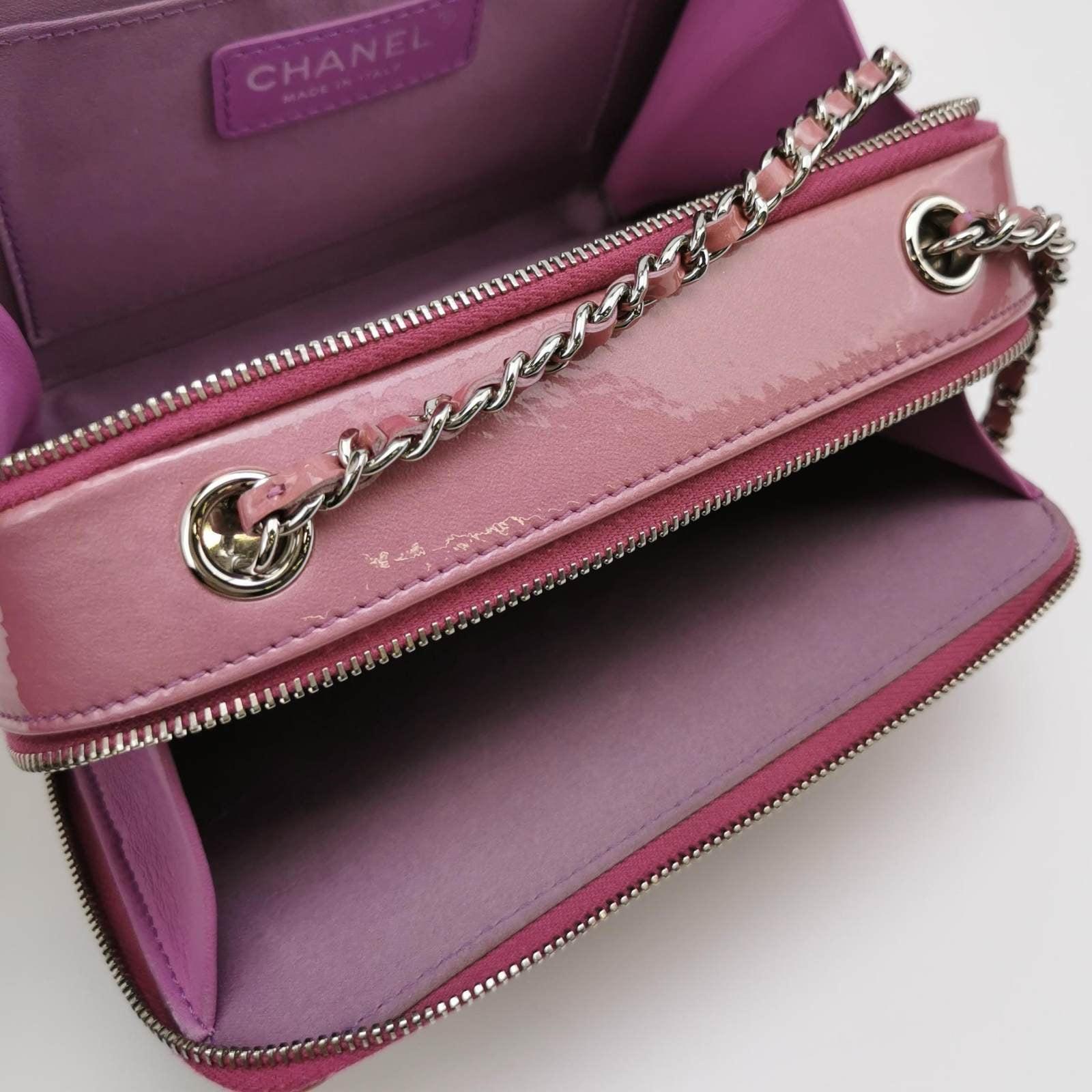 Chanel Tasche Box Kameratasche 2014-2015 Kleine rosa Lavendar Lackleder im Angebot 1