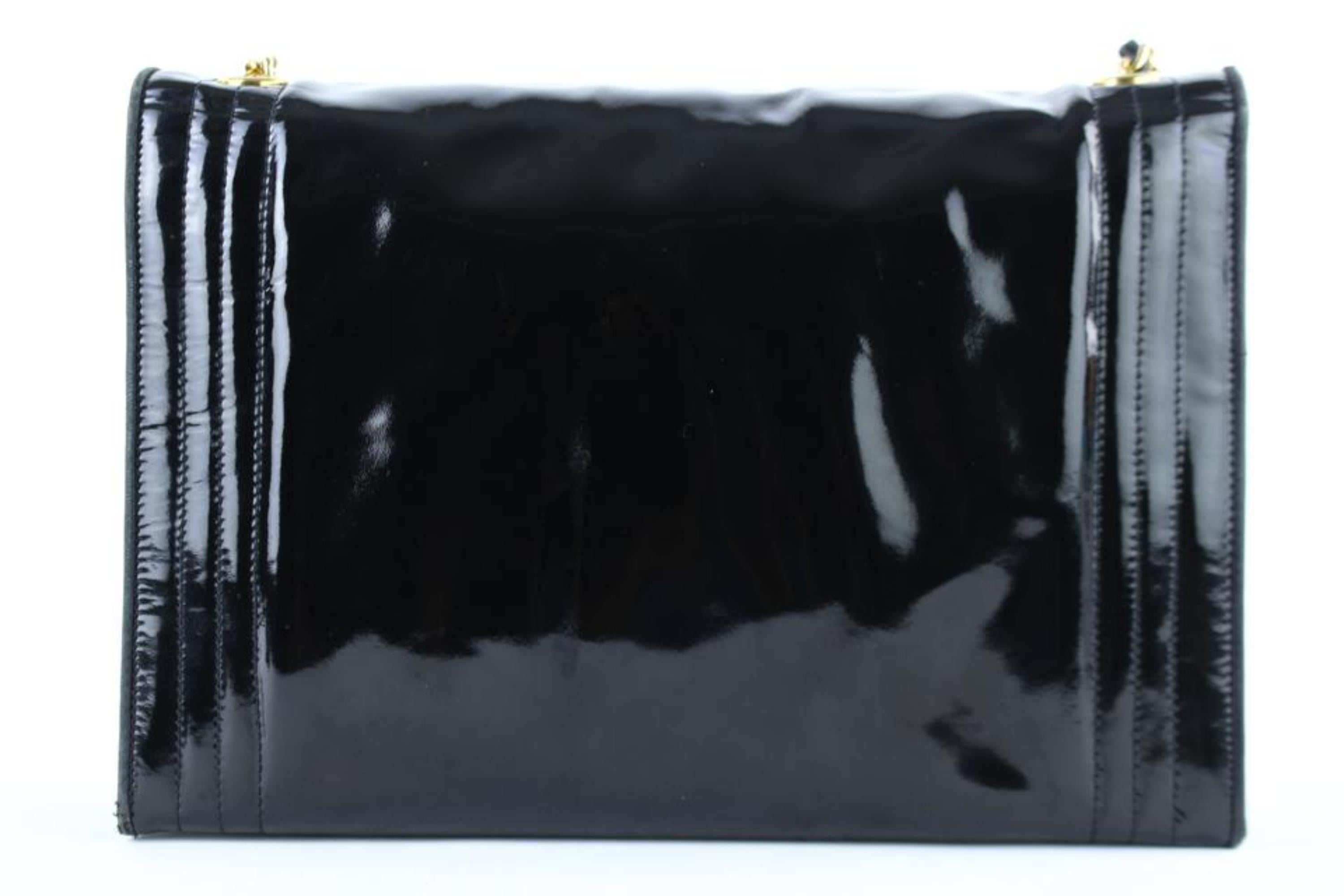 Chanel Pointed Chevron Flap 222330 Black Patent Leather Shoulder Bag For Sale 8