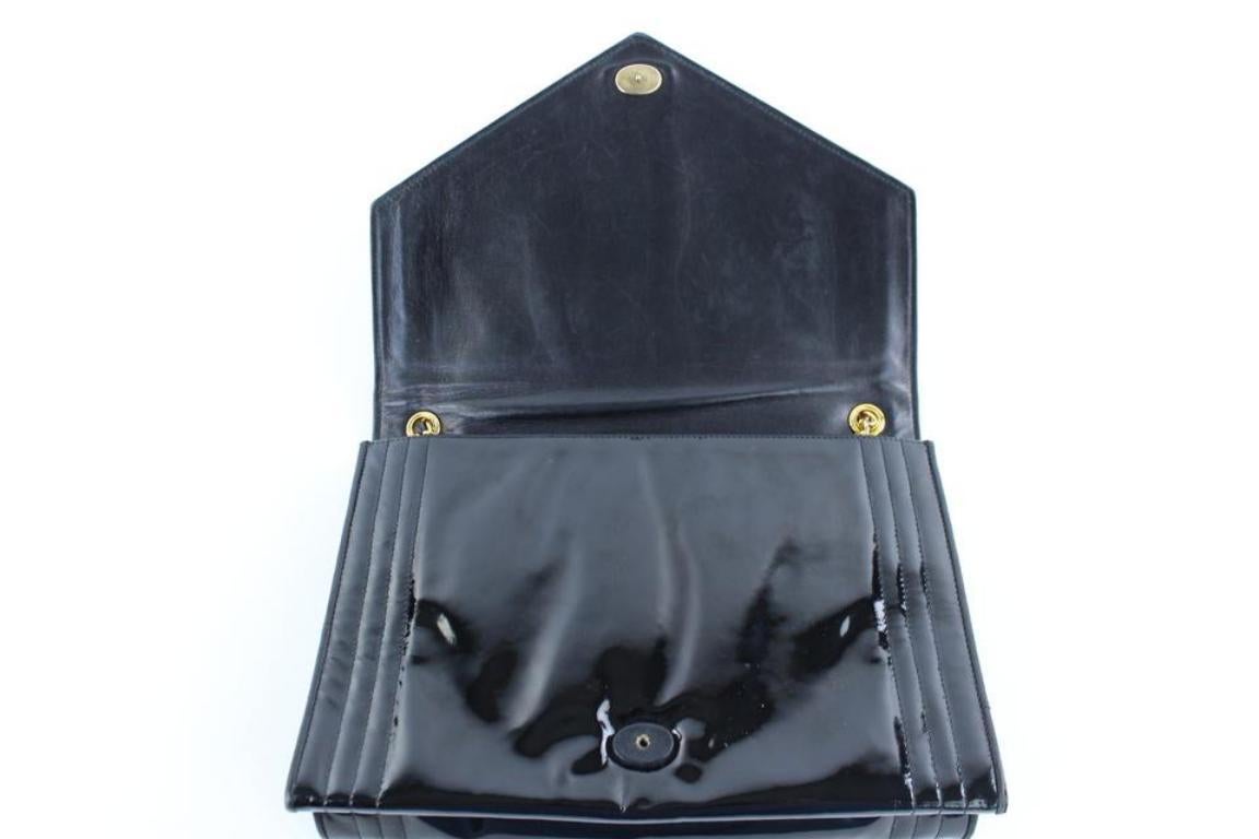 Chanel Pointed Chevron Flap 222330 Black Patent Leather Shoulder Bag For Sale 1